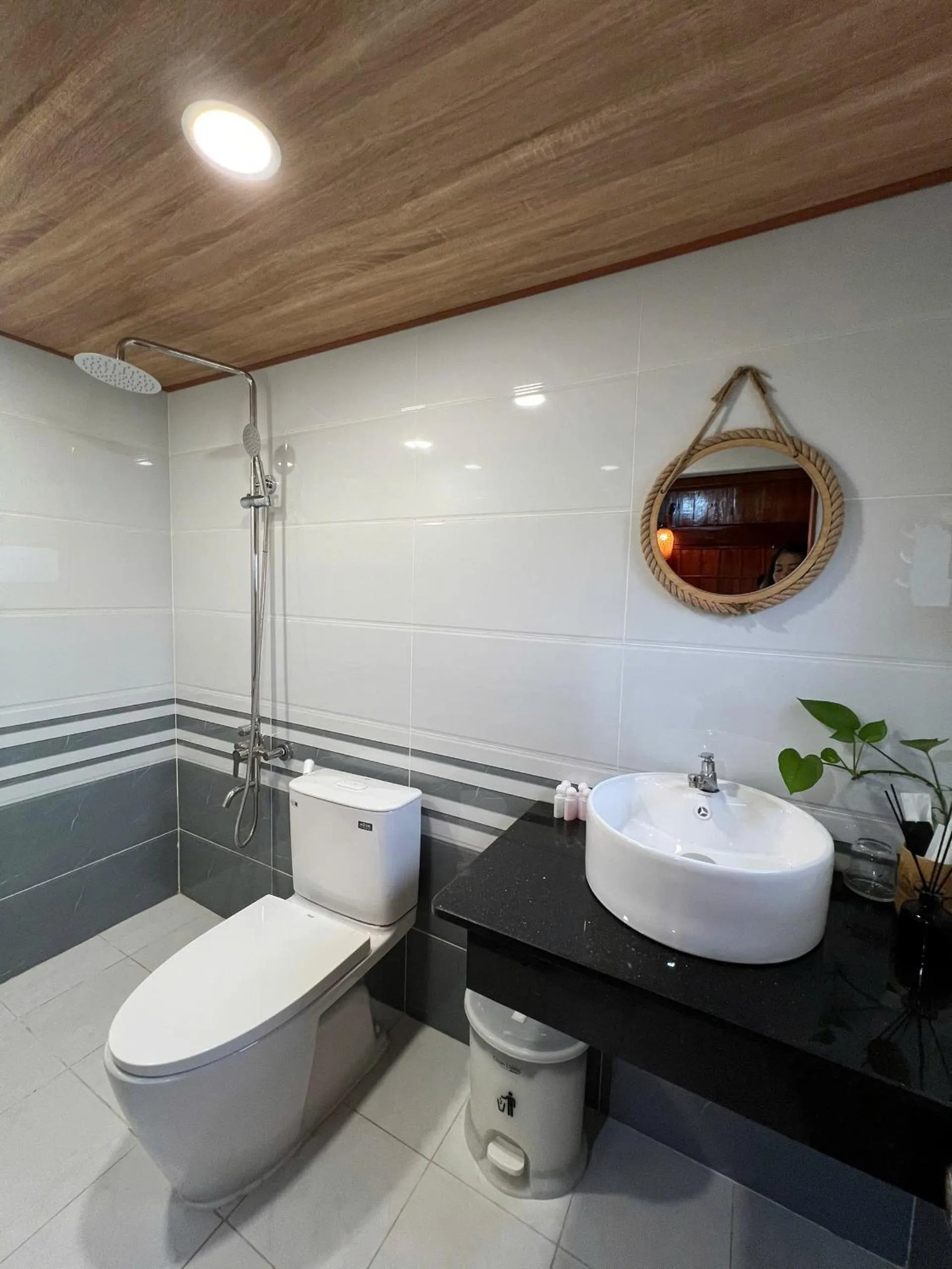 Toilet in Wooden Homestay LAGI