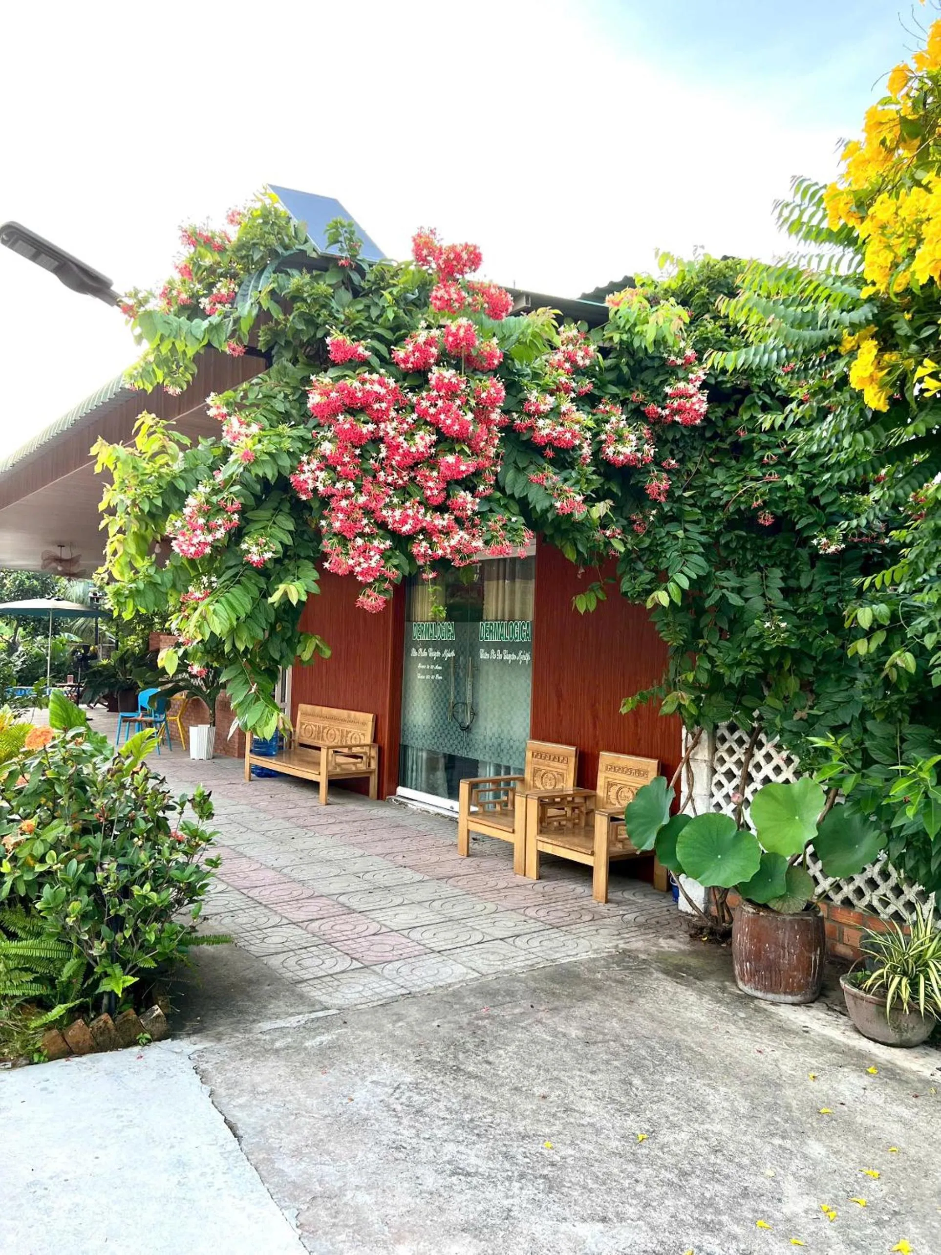 Garden in Wooden Homestay LAGI
