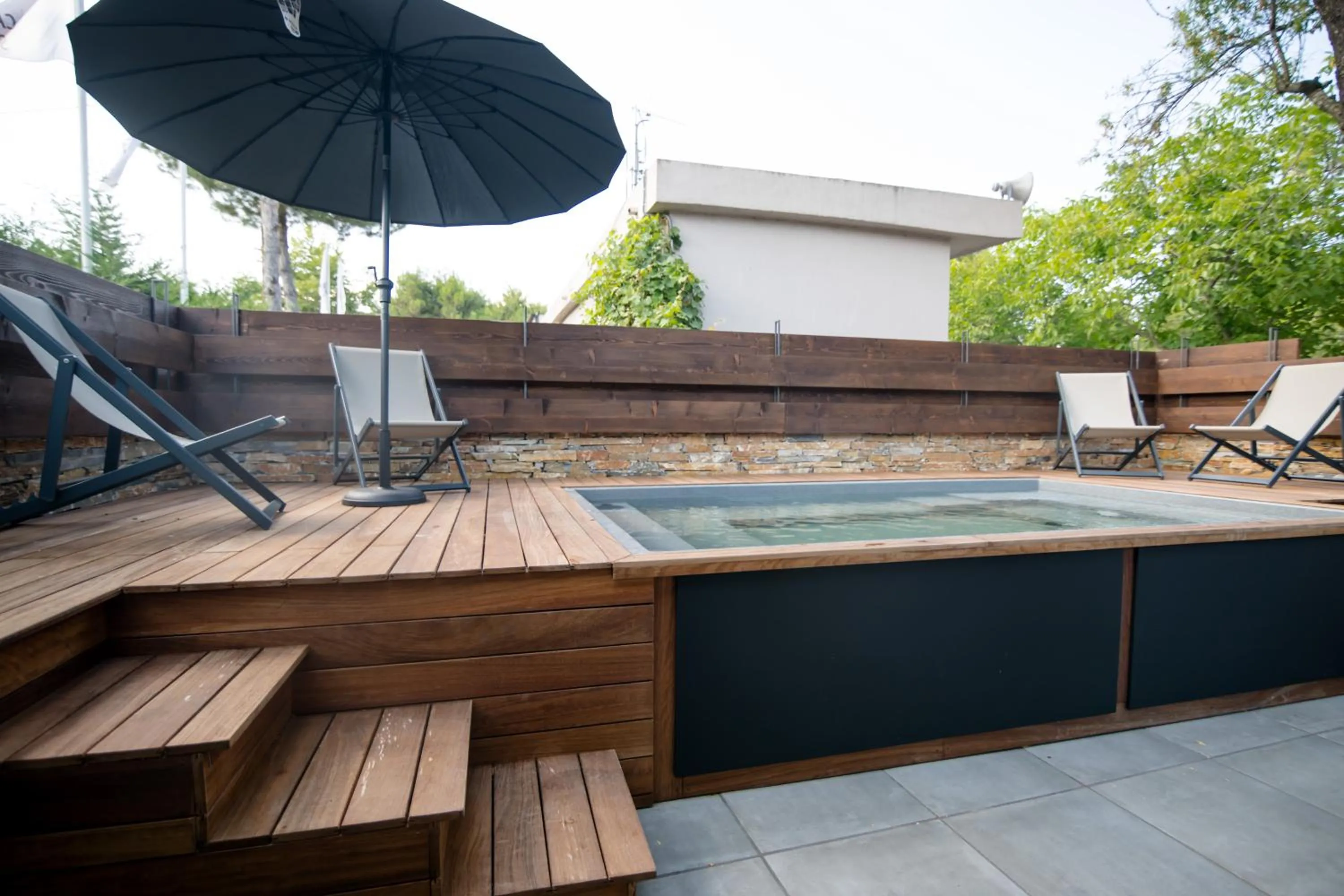 Sylvia Camping & Luxury Suites, Panel Hospitality Homes & Villas