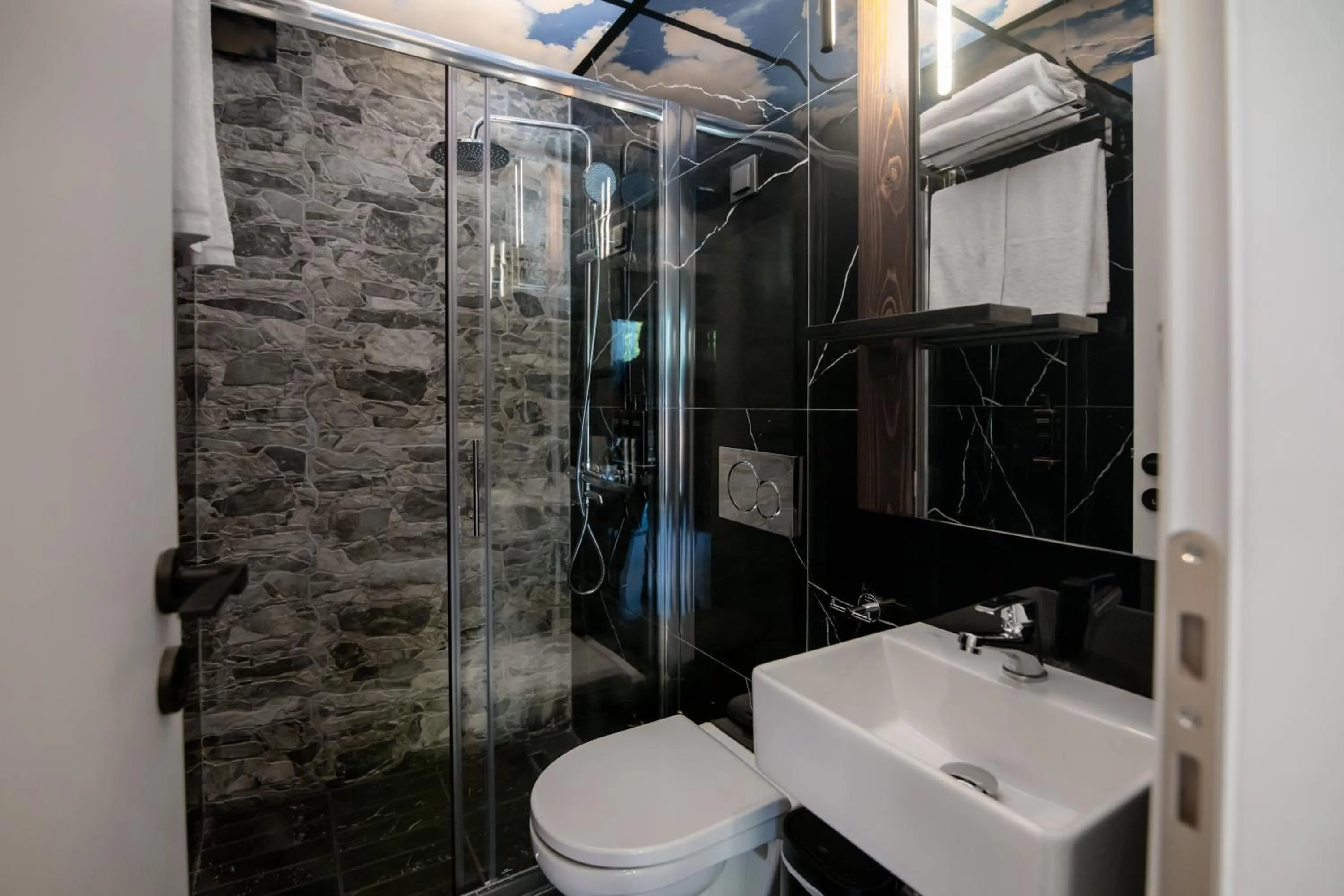 Sylvia Camping & Luxury Suites, Panel Hospitality Homes & Villas