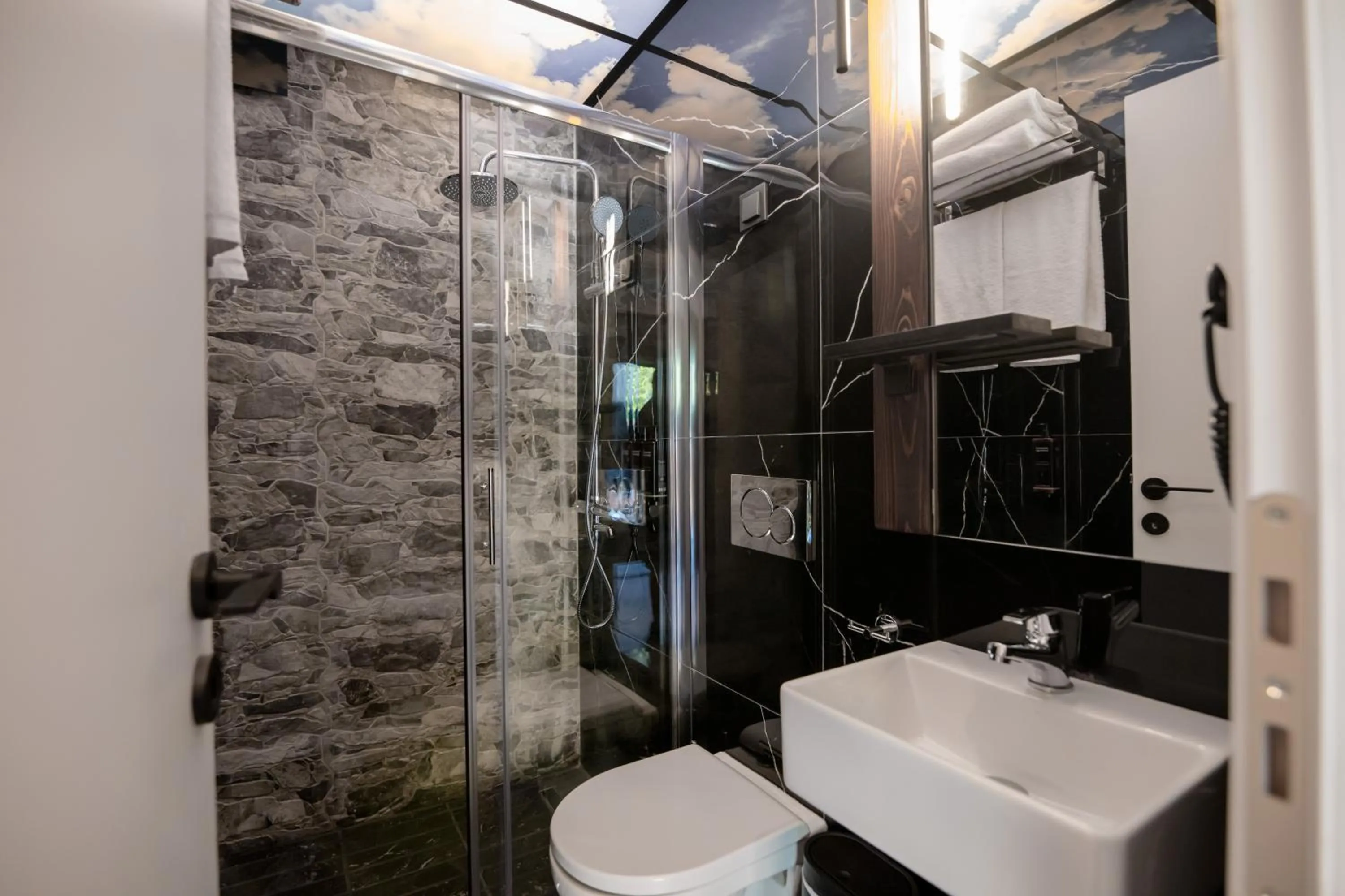 Sylvia Camping & Luxury Suites, Panel Hospitality Homes & Villas