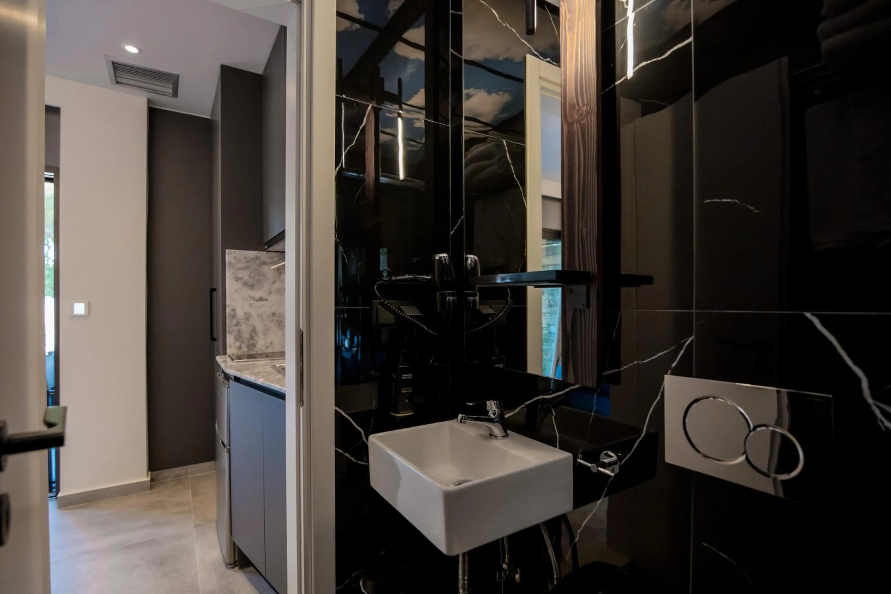 Sylvia Camping & Luxury Suites, Panel Hospitality Homes & Villas