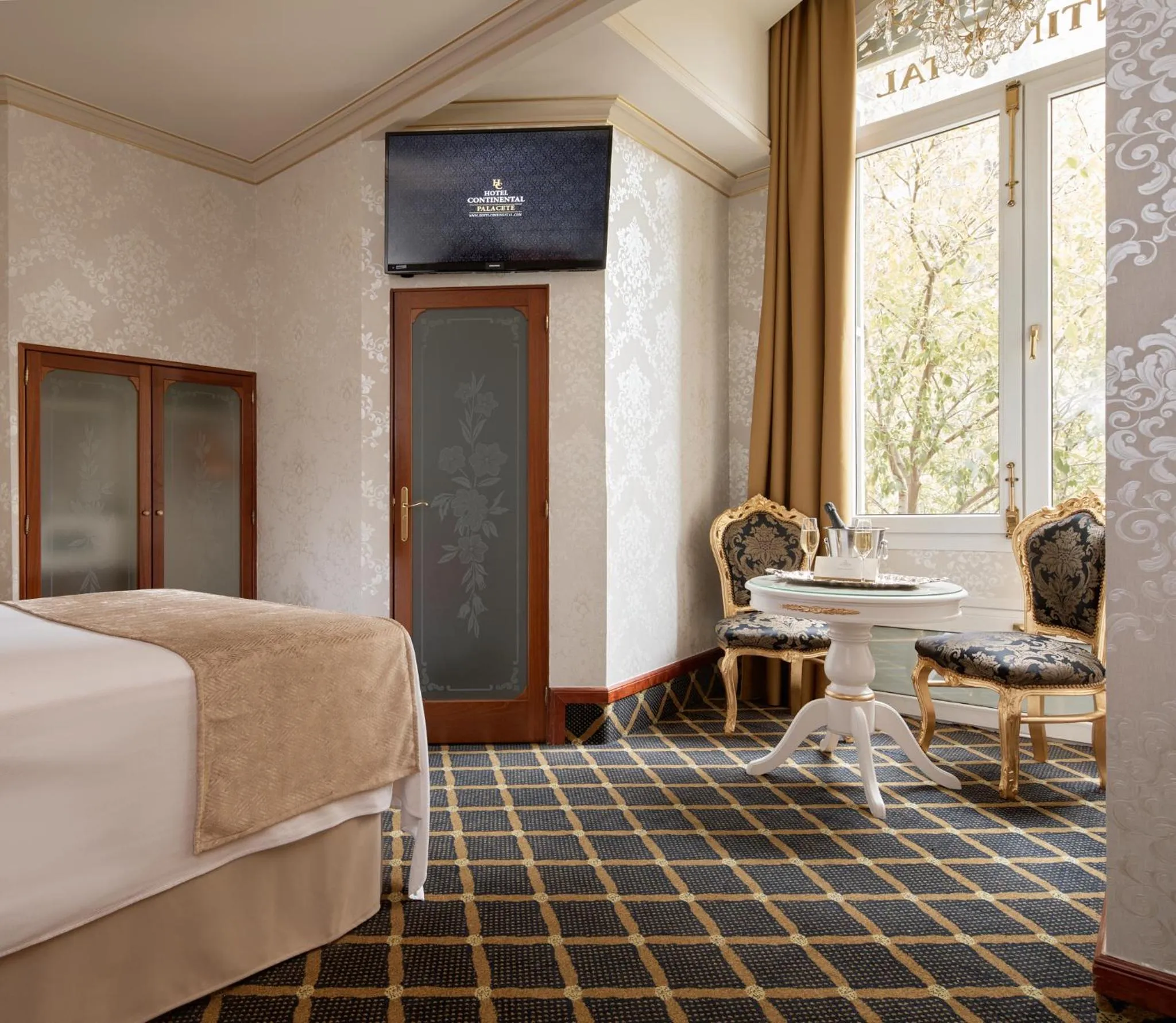 Bed in Hotel Continental Palacete