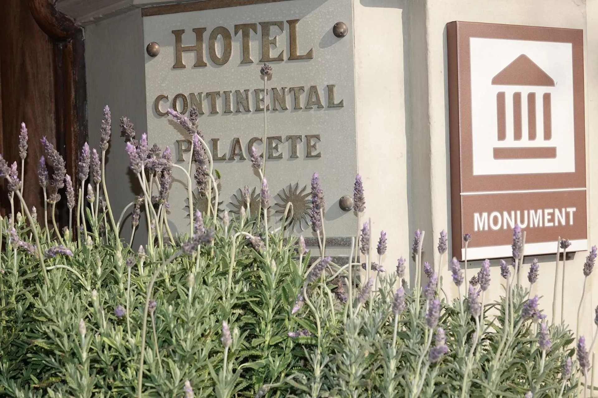 Property building in Hotel Continental Palacete