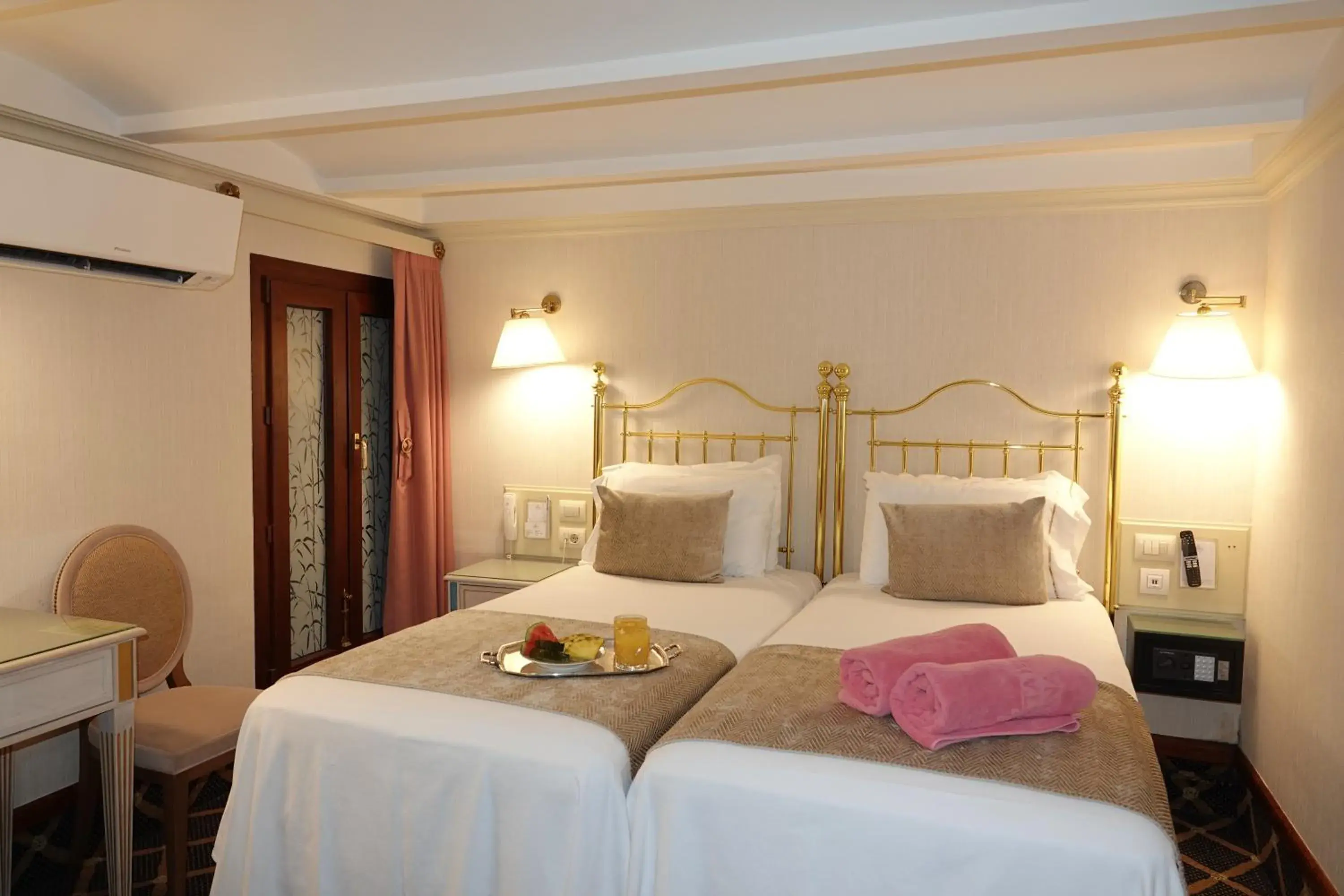 Double or Twin Room in Hotel Continental Palacete Double or Twin Room in Hotel Continental Palacete