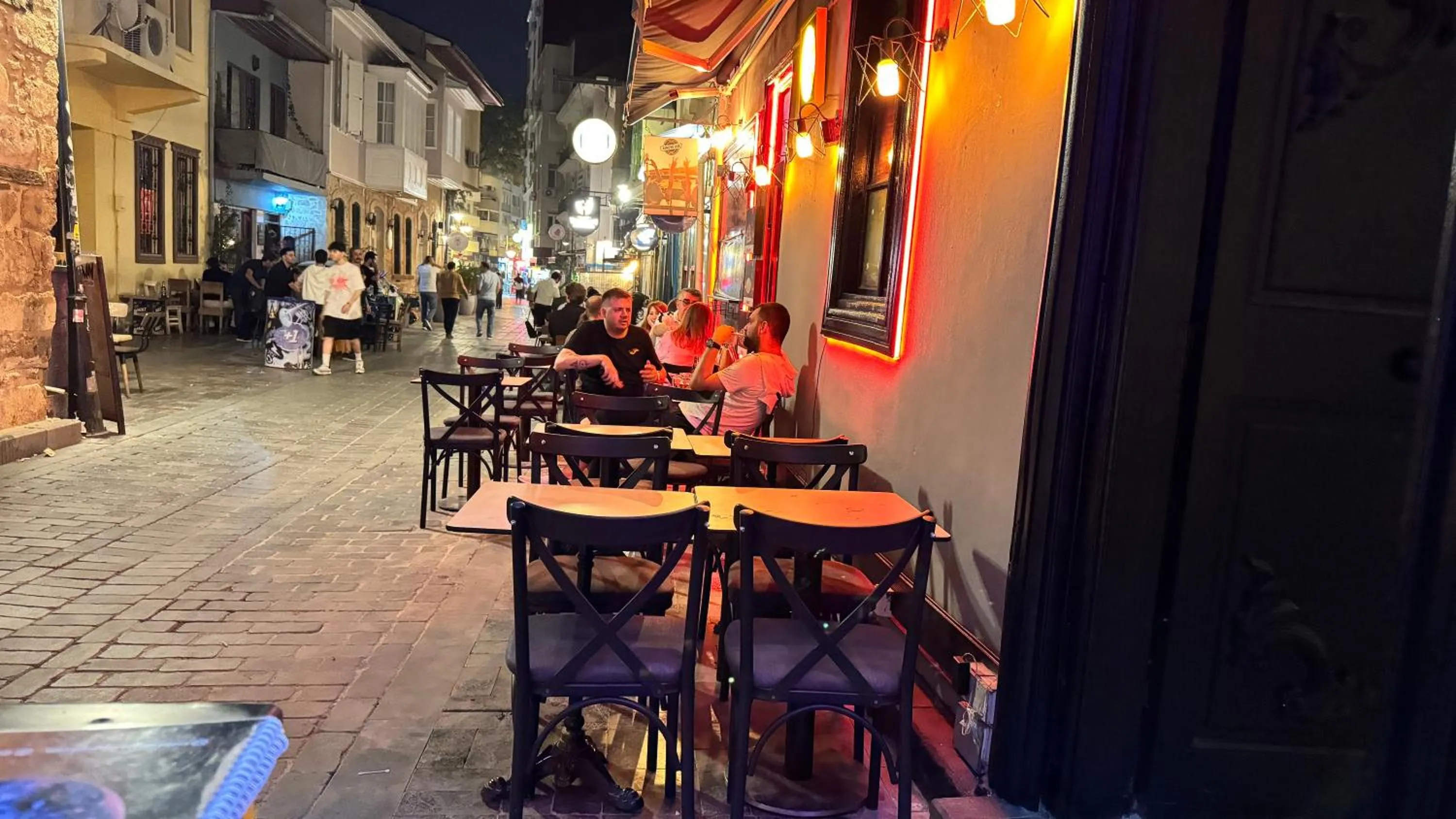 Street view in Callisto Pub & Kitchen & Hotel