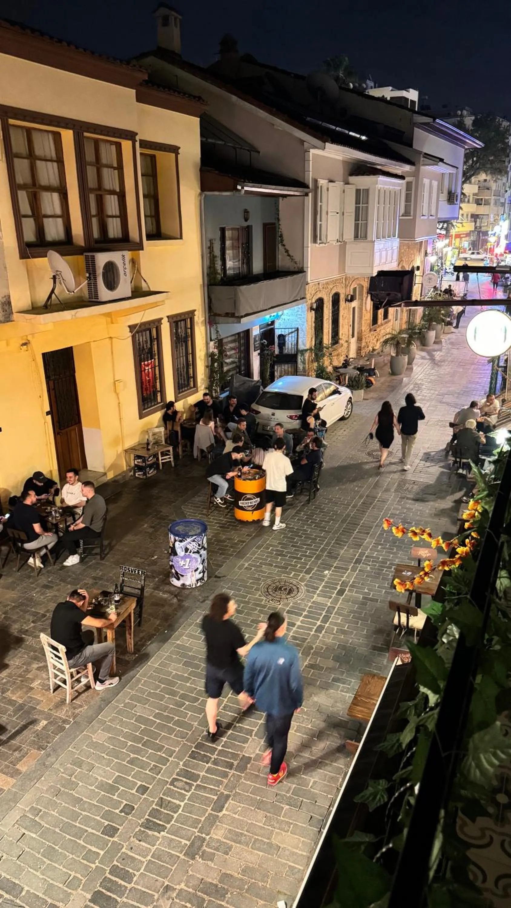 Callisto Pub & Kitchen & Hotel