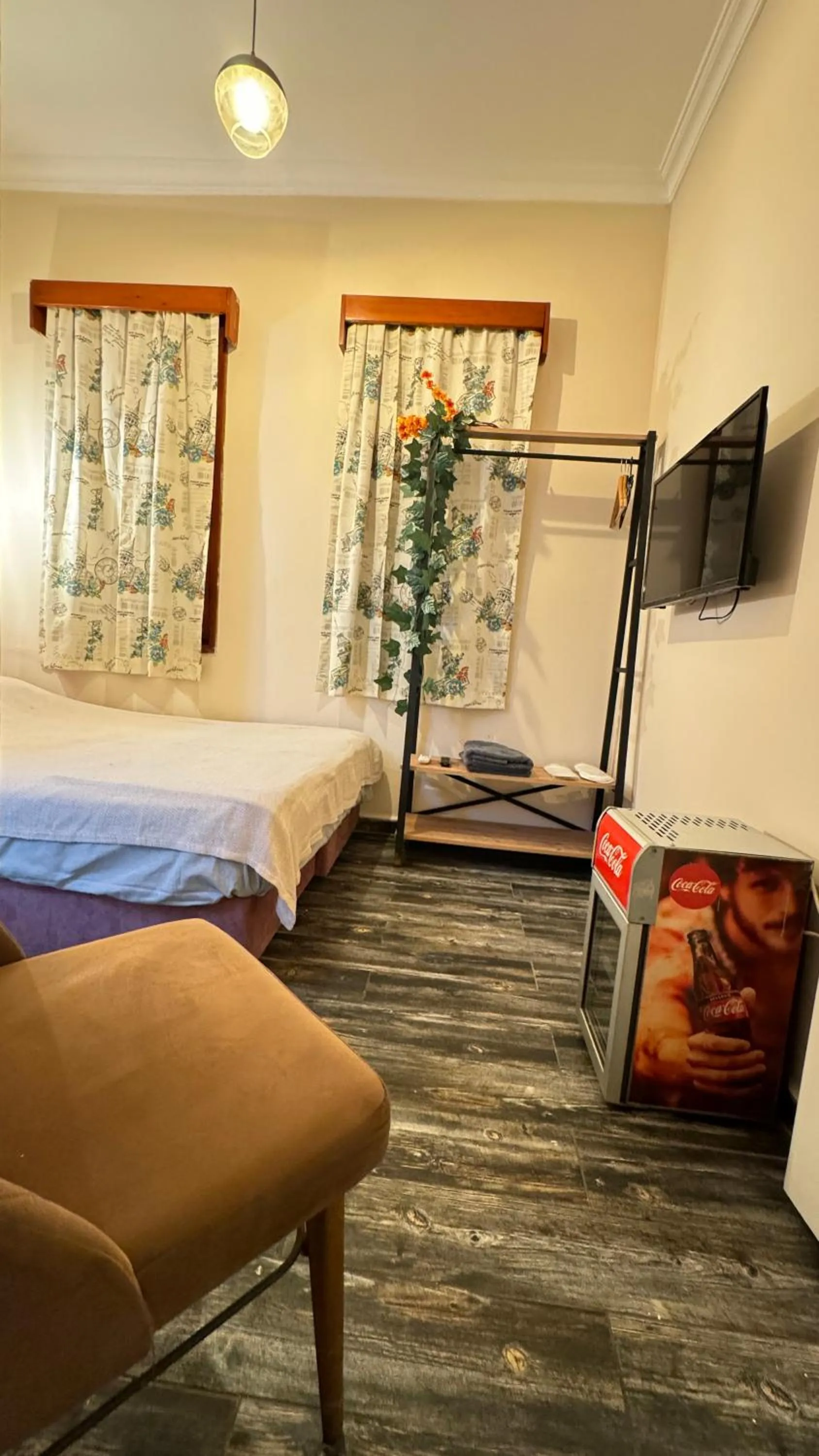 Bed in Callisto Pub & Kitchen & Hotel