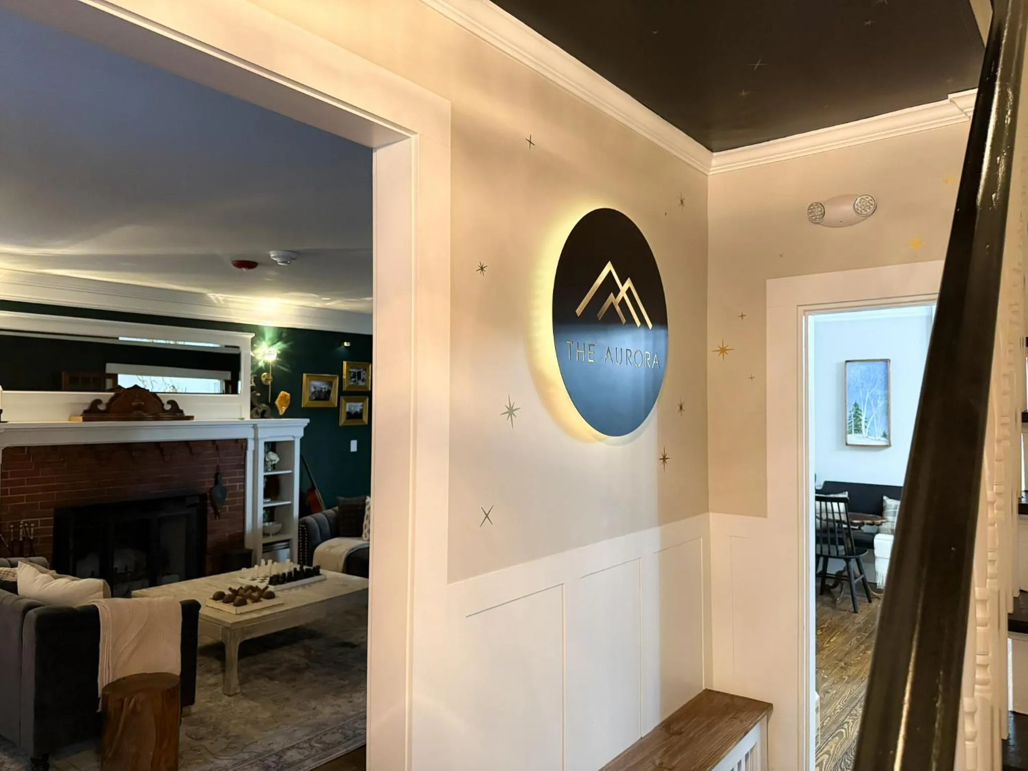The Aurora Inn & Cottages