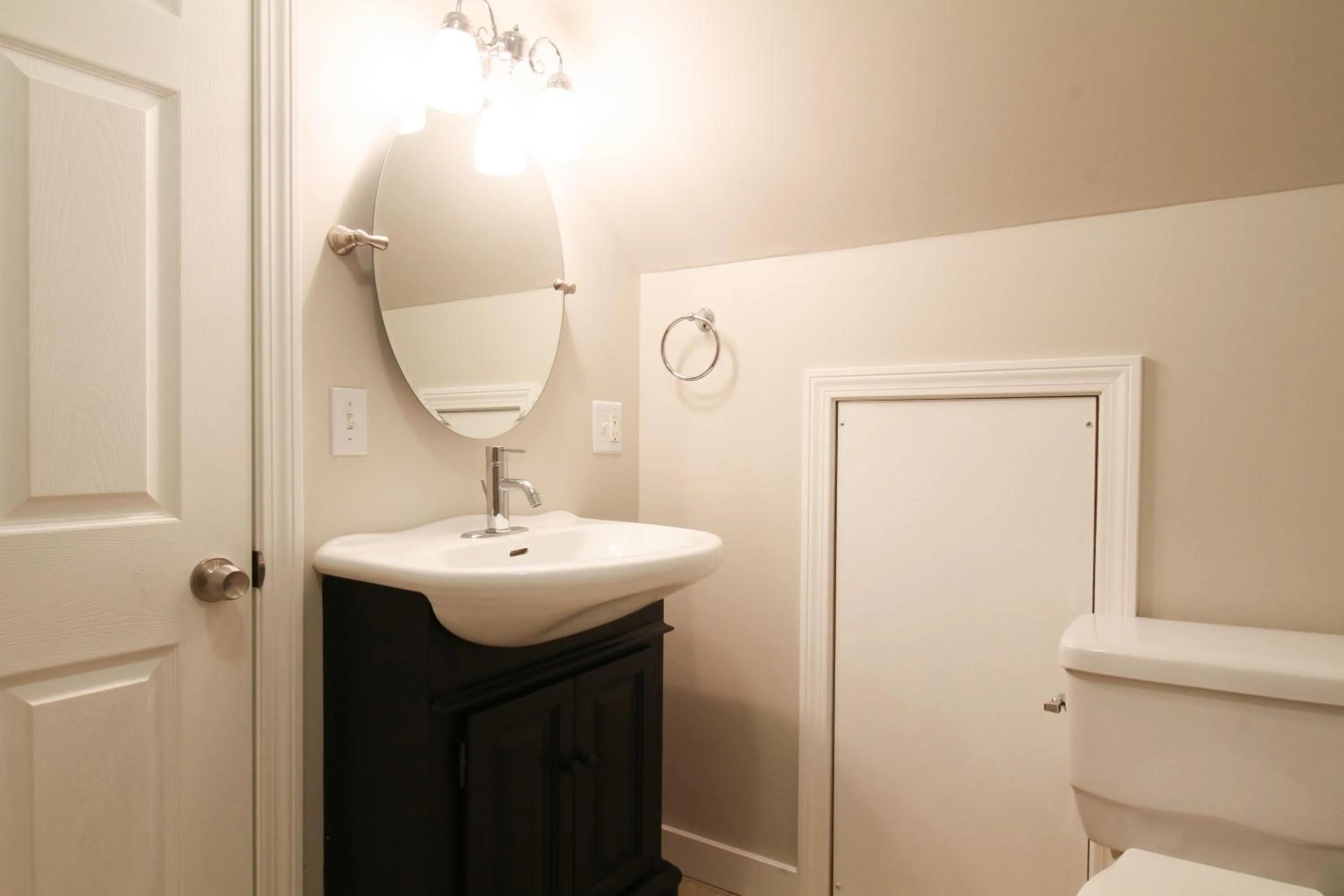 The Aurora Inn & Cottages