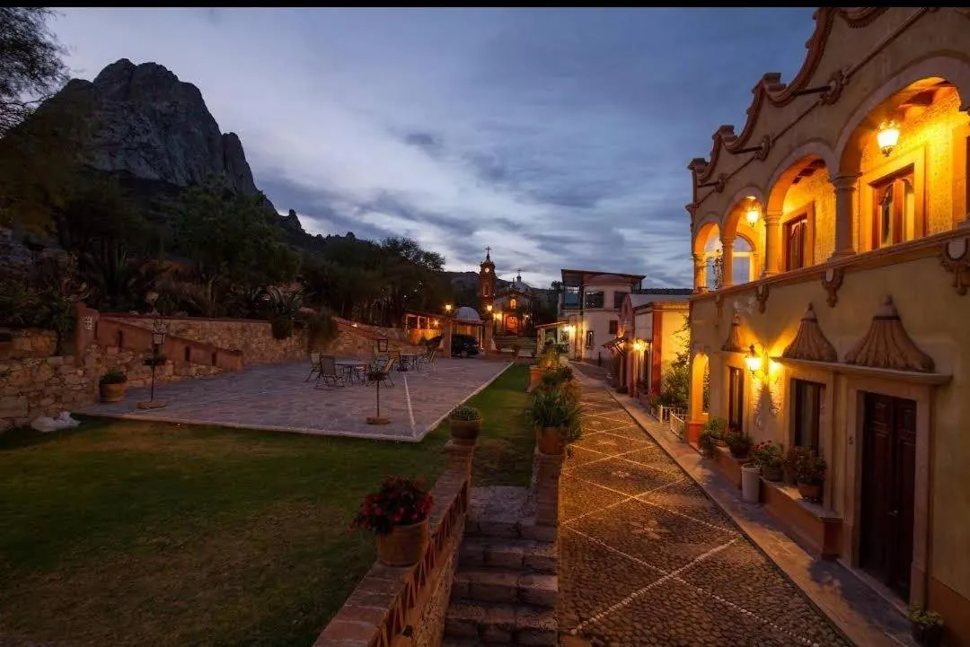 Mountain view in Centenario Los Arroyitos
