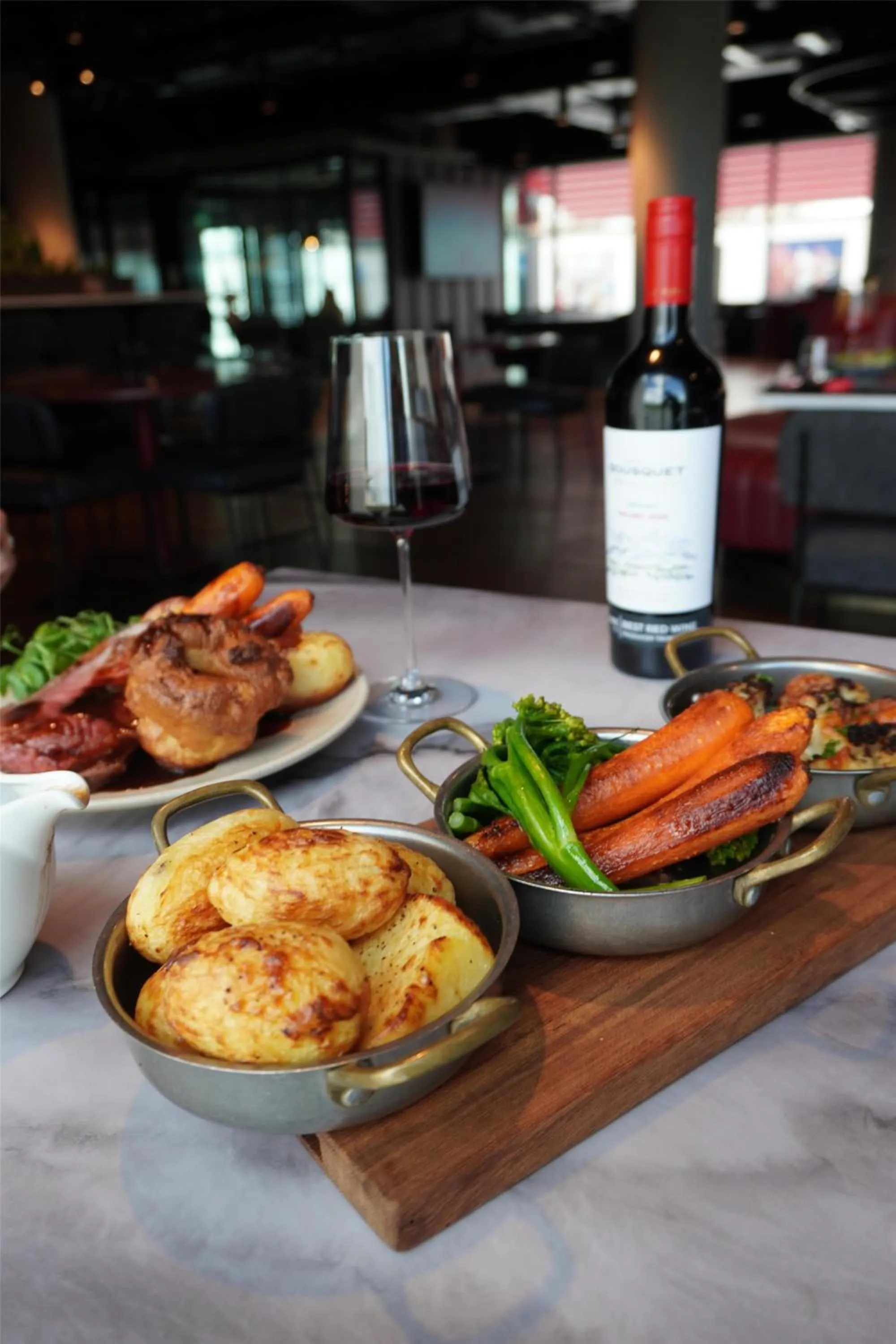 Food and drinks in Radisson RED Galway