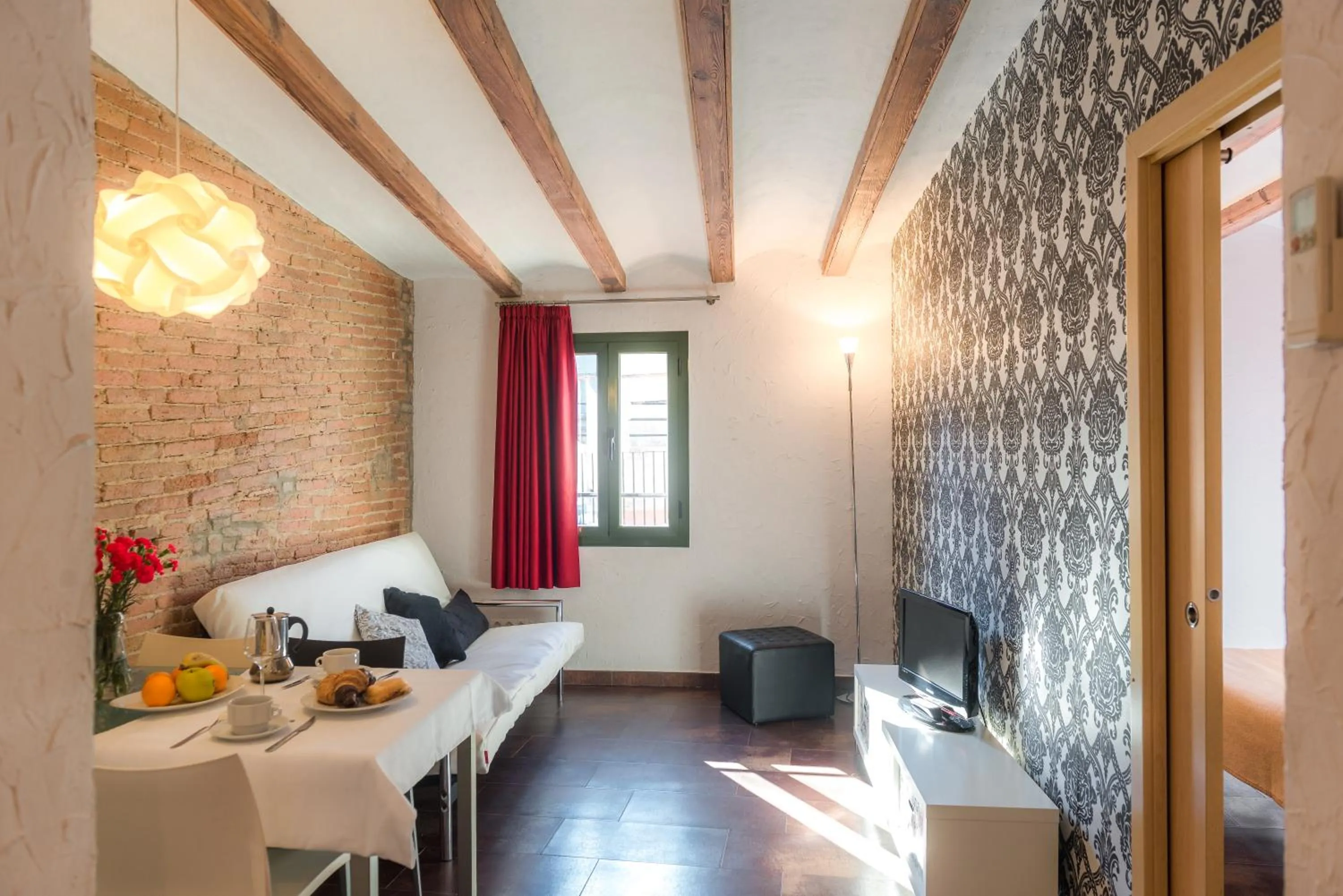 Day, Bed in Apartaments Ciutat Vella