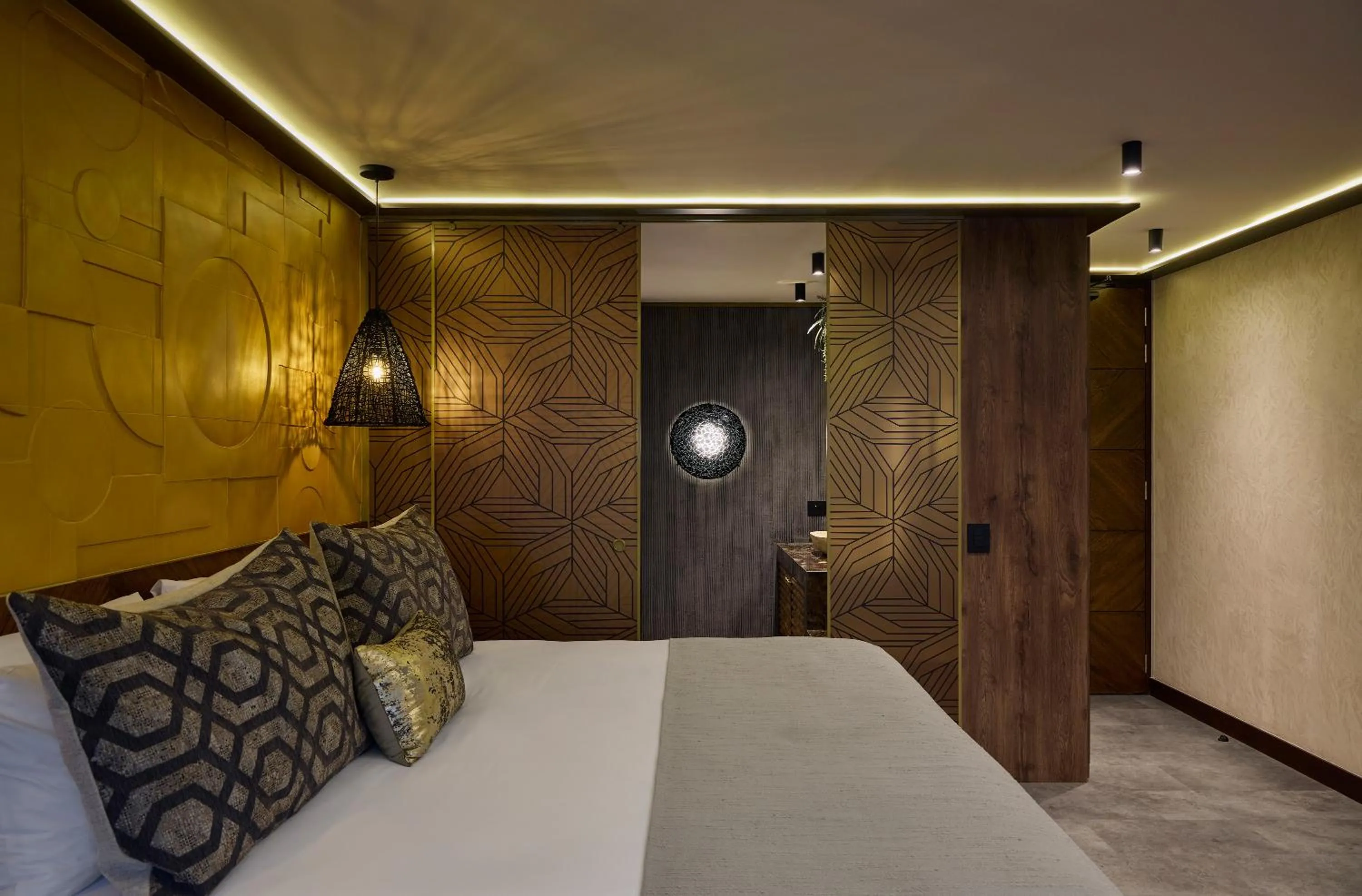 Photo of the whole room, Bed in Golden Valley Hotel