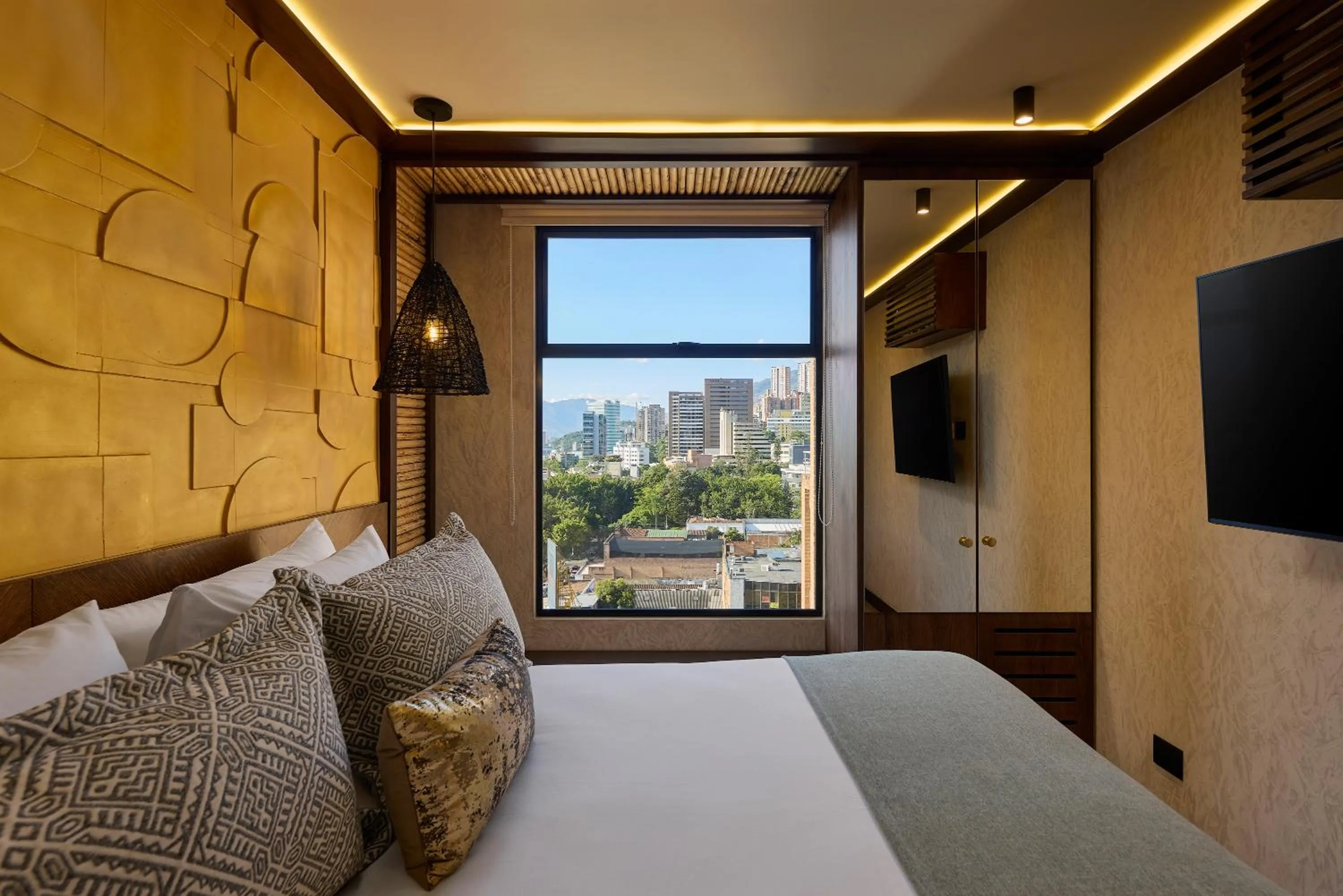 Bedroom, Bed in Golden Valley Hotel