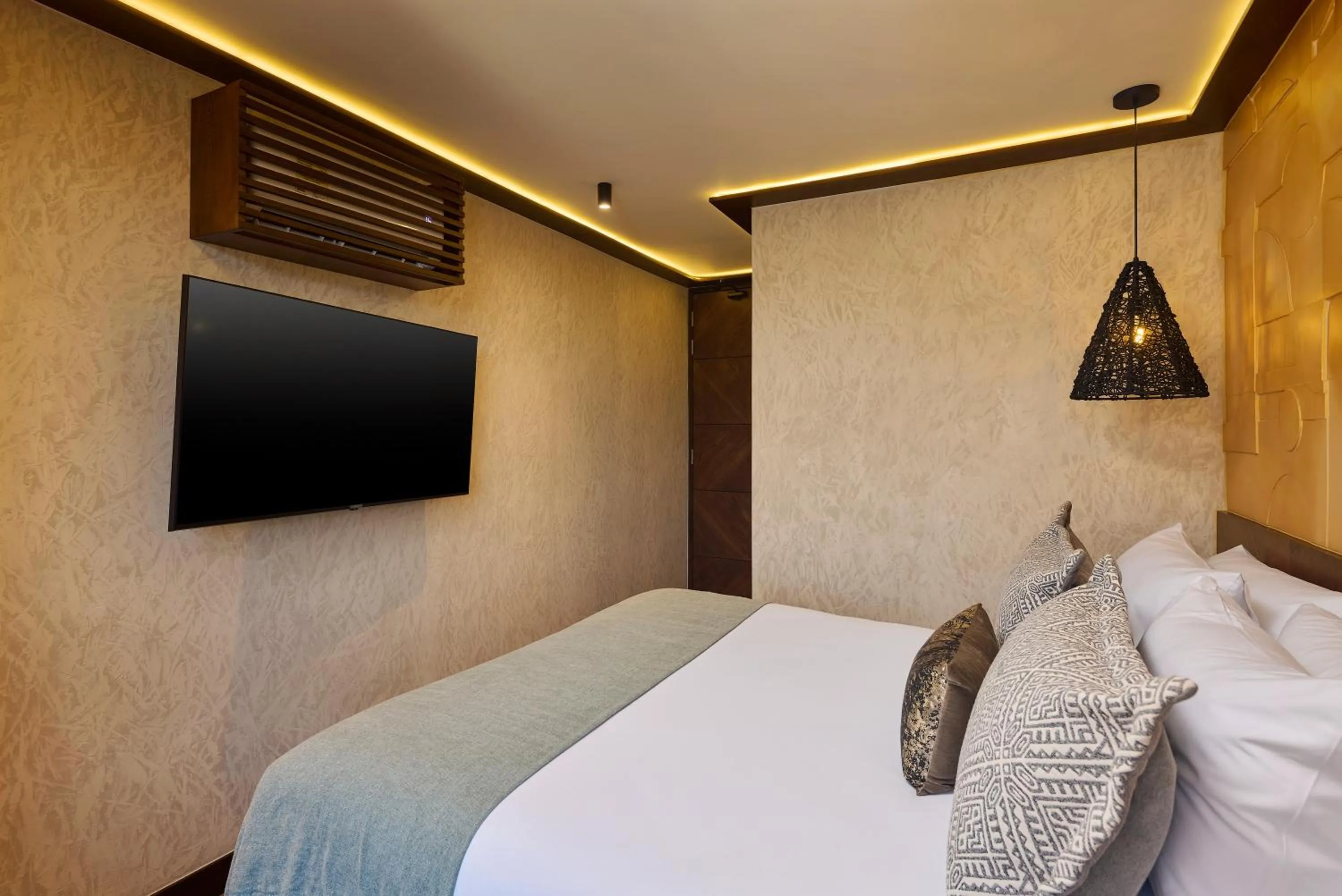 Photo of the whole room, Bed in Golden Valley Hotel