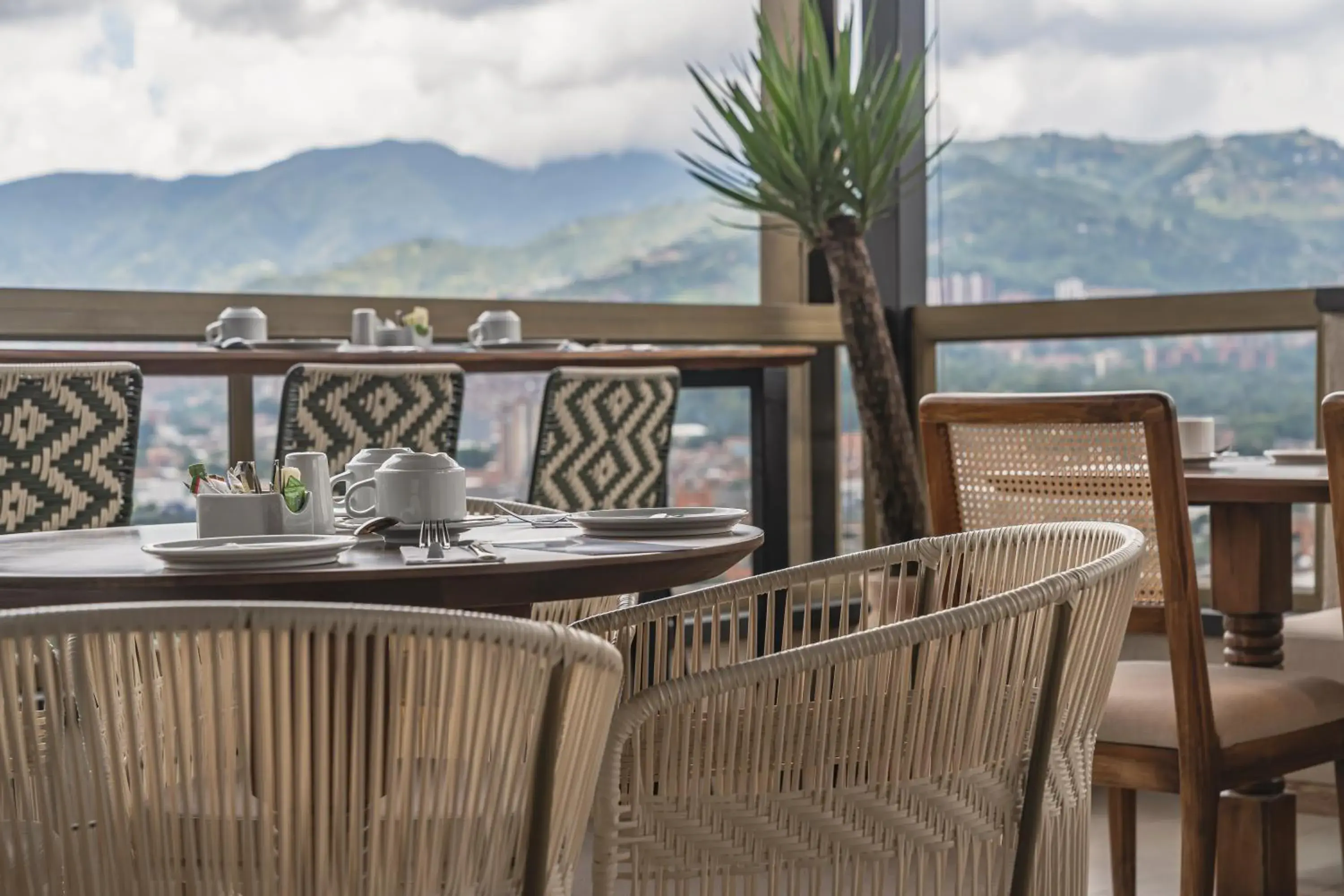 Breakfast in Golden Valley Hotel Breakfast in Golden Valley Hotel