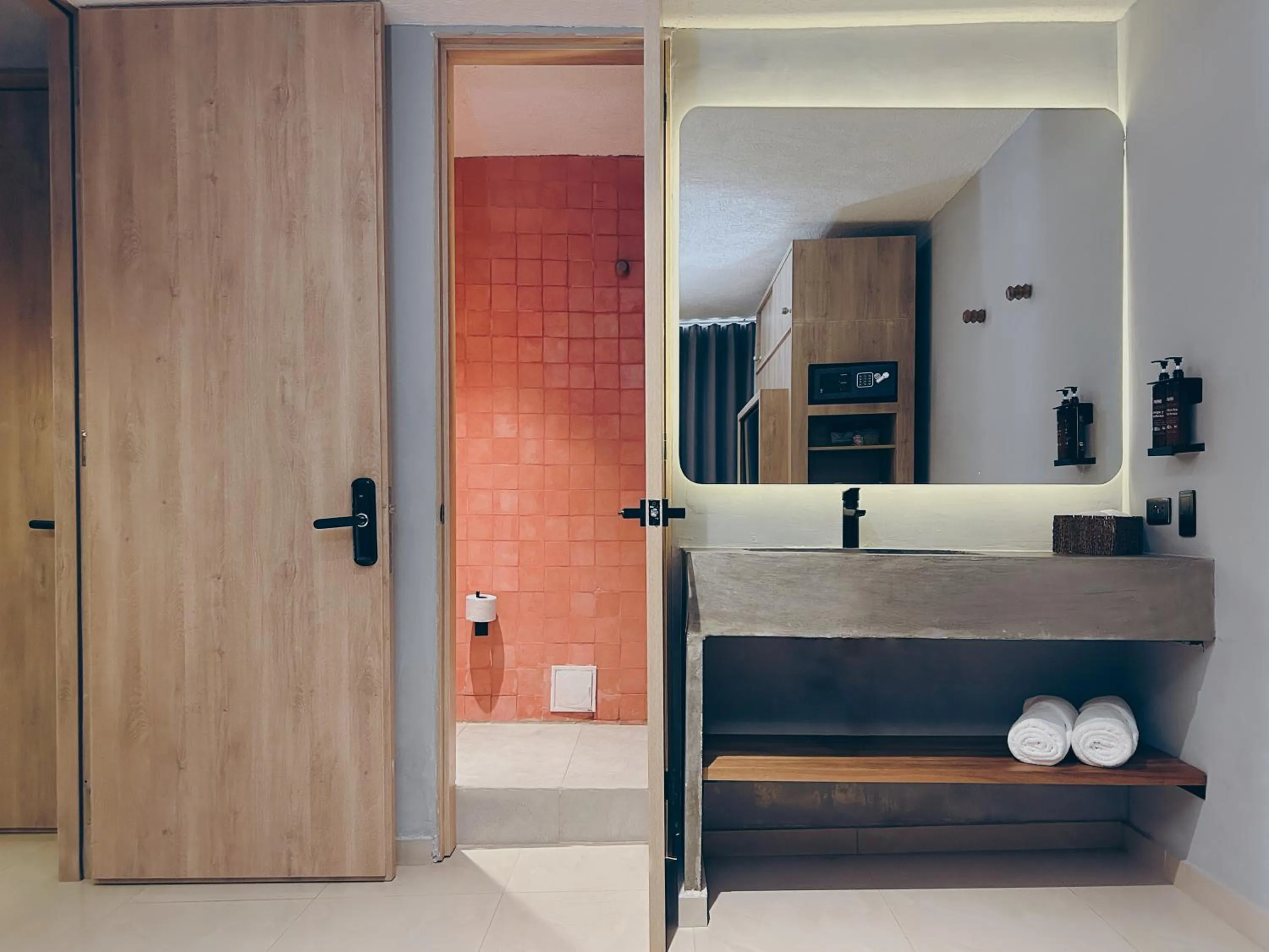 Bathroom, Bed in Mood Matuna Hotel Cartagena