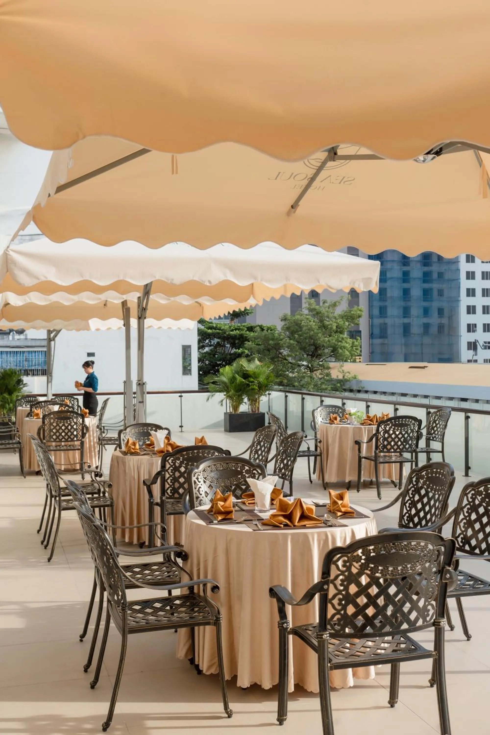 Restaurant/places to eat in Sea Soul Hotel