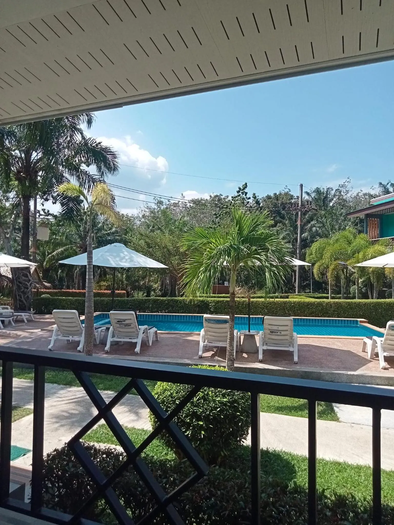 Pool view in Tum Mai Kaew Lanta Resort