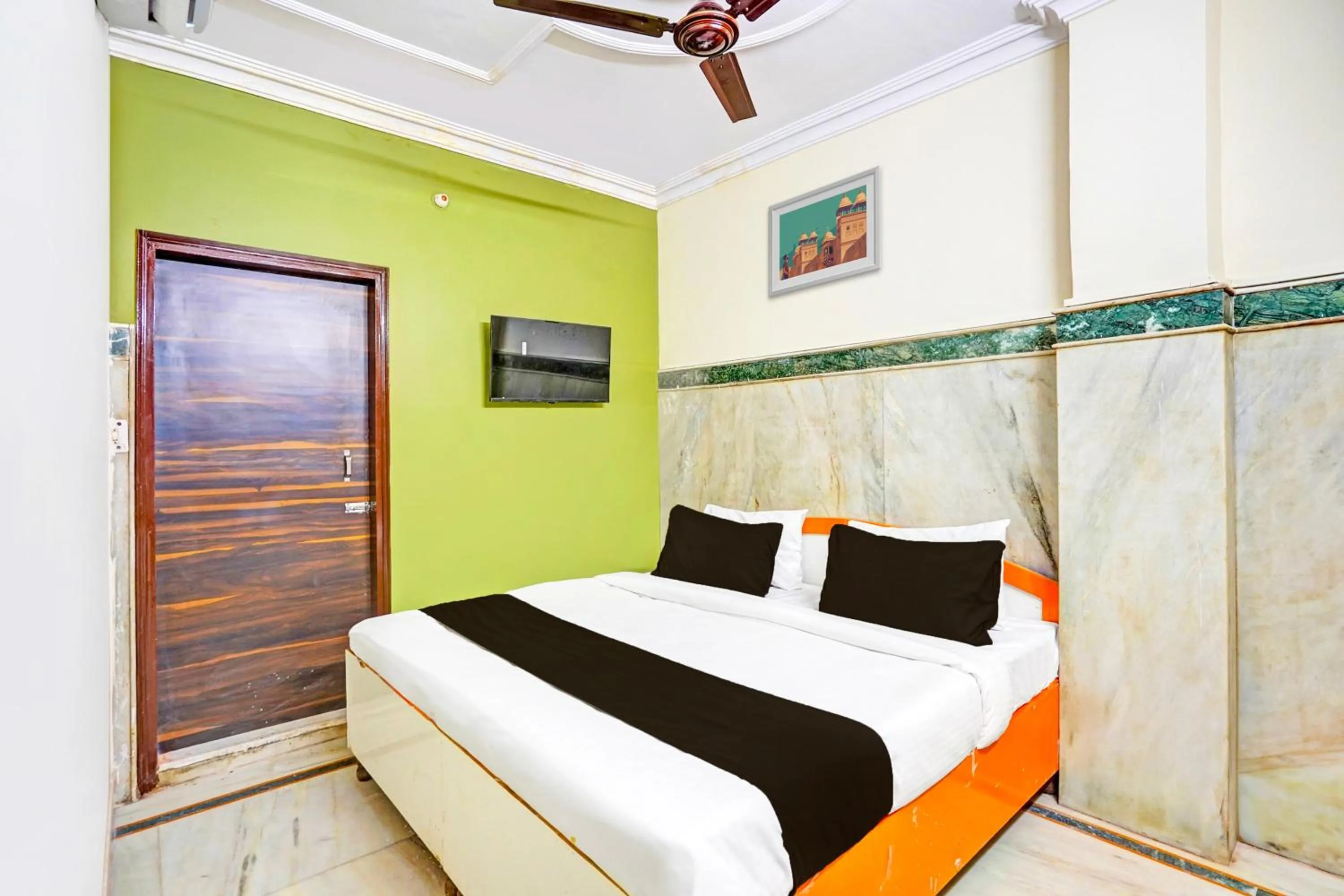 Bedroom, Bed in Super Hotel O JPS Lux