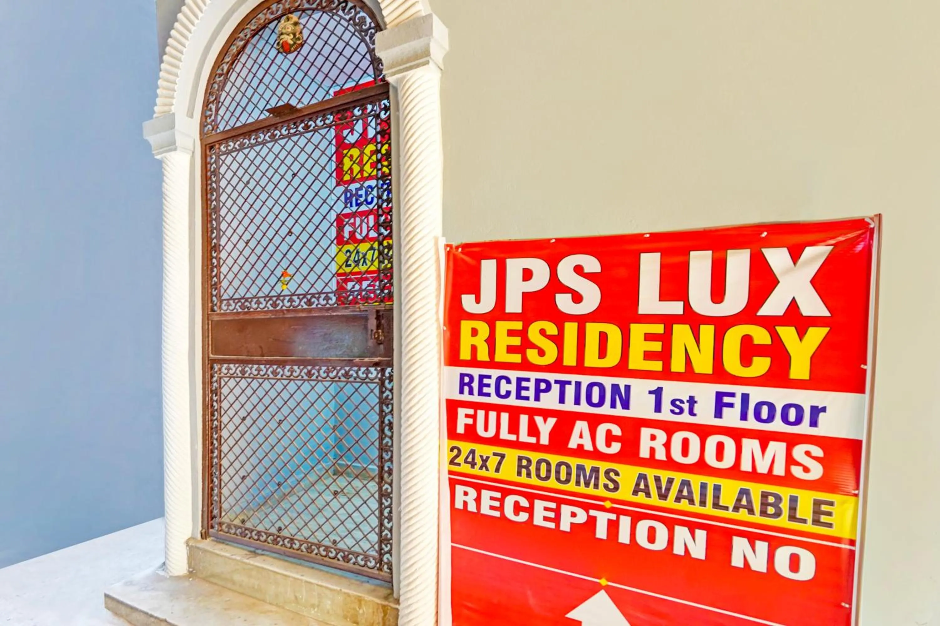 Facade/entrance in Super Hotel O JPS Lux