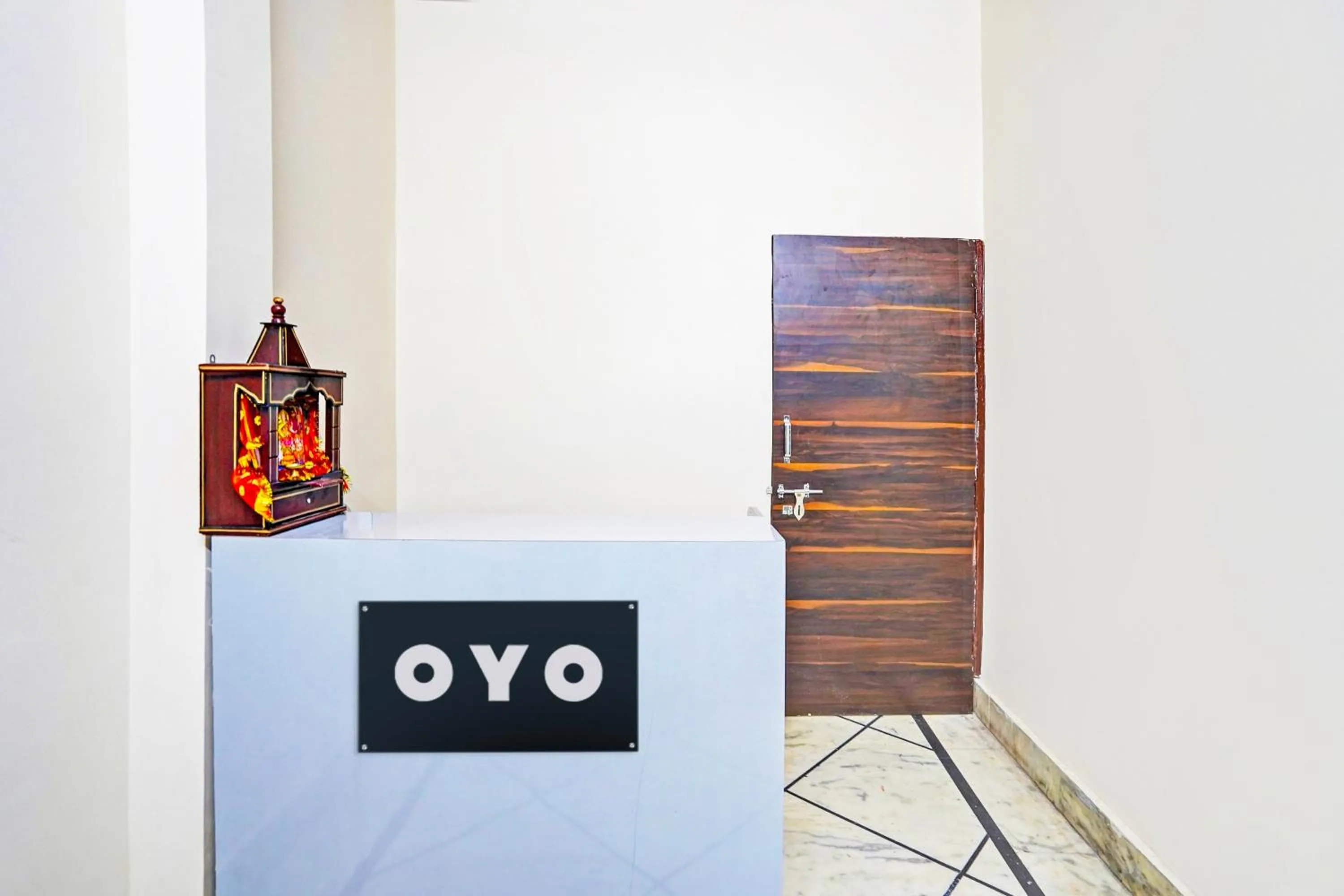 Lobby or reception, Bed in Super Hotel O JPS Lux