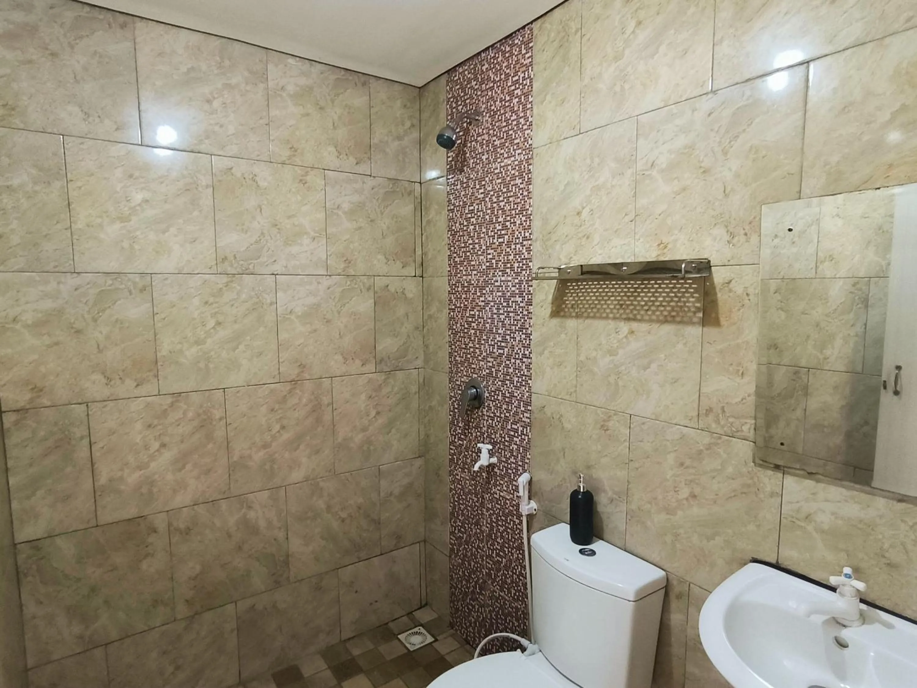 New Bandengan Beach Hotel