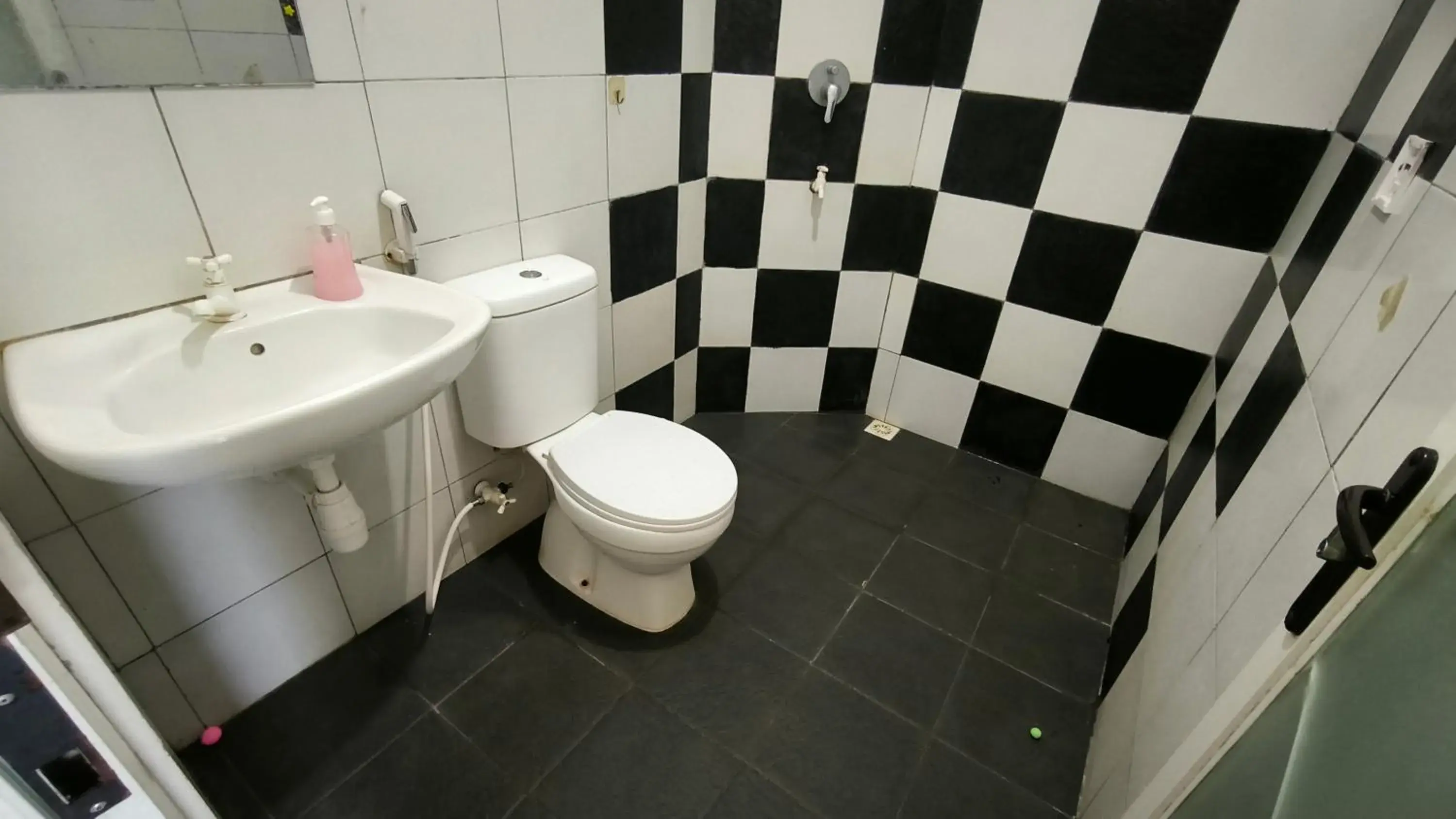 New Bandengan Beach Hotel New Bandengan Beach Hotel