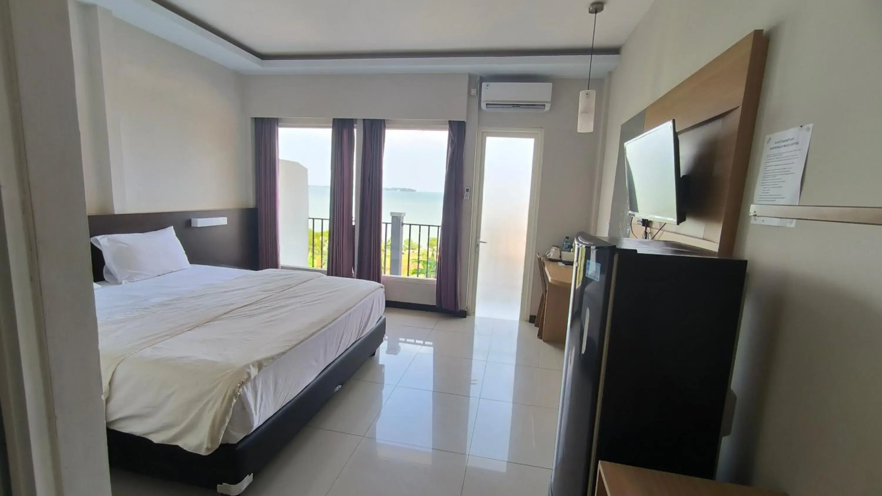 Bed in New Bandengan Beach Hotel Bed in New Bandengan Beach Hotel