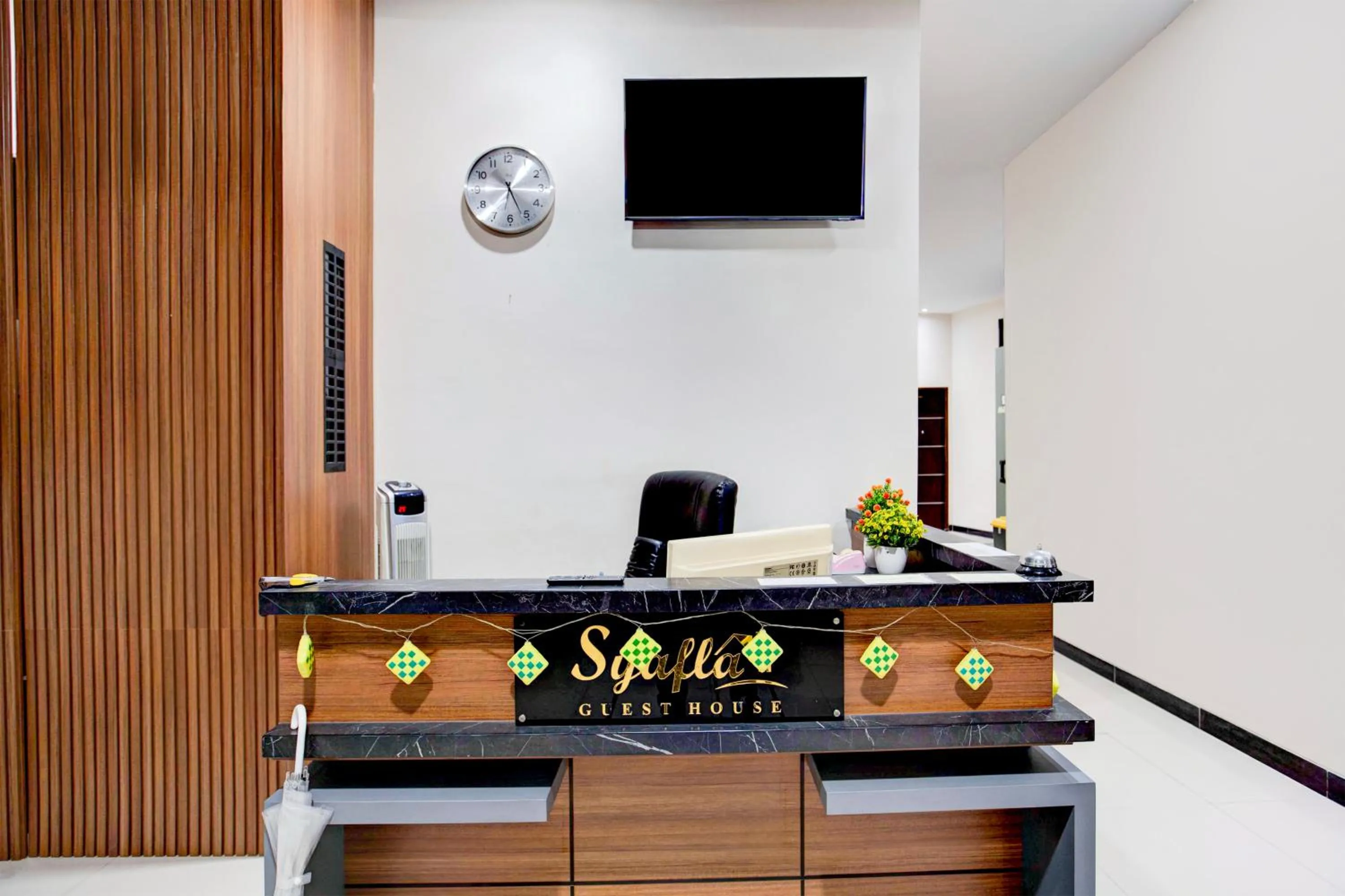 Lobby or reception in Hotel O Balikpapan near Siloam Hospital formerly Syafla Guest House