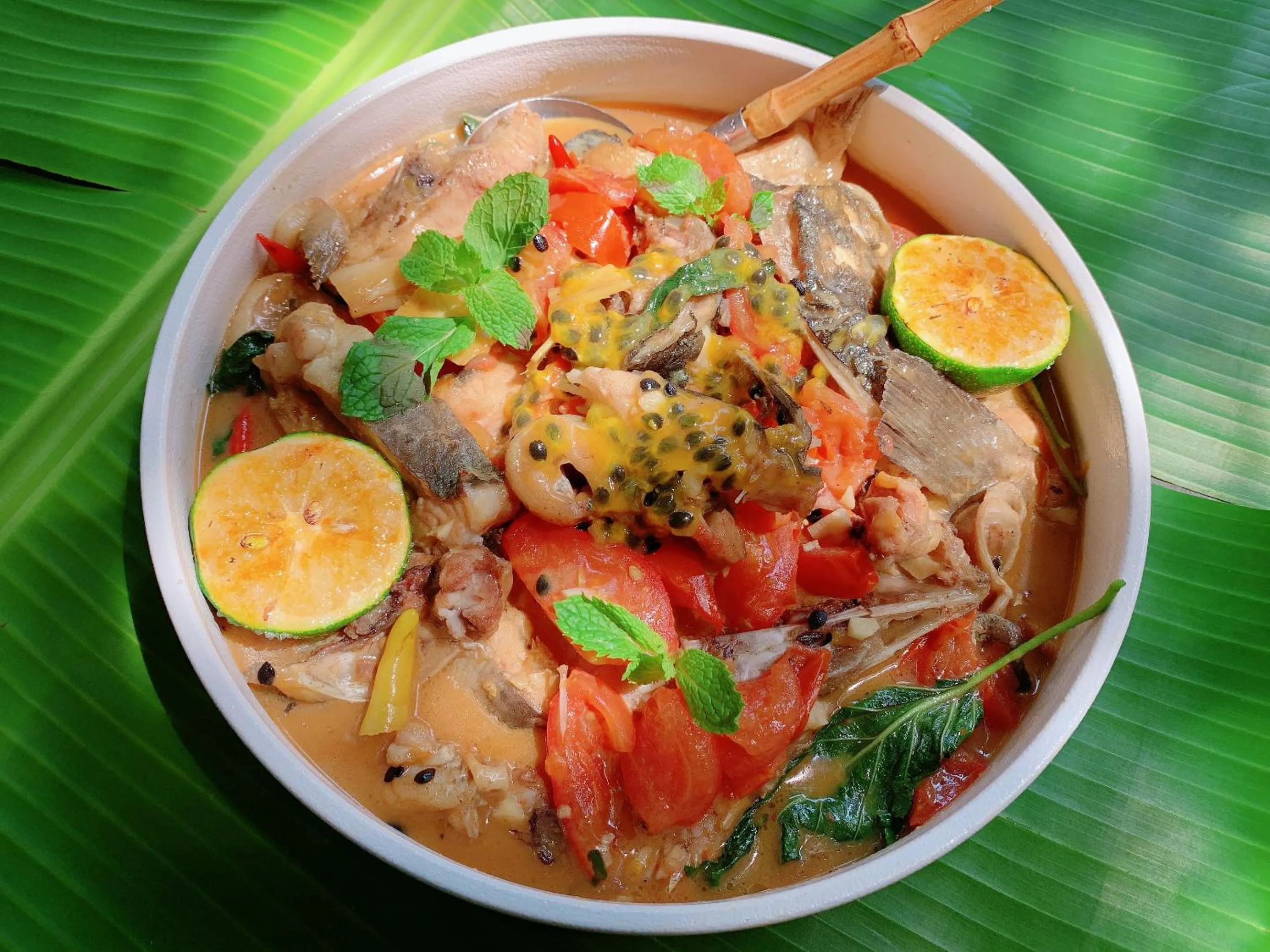 Restaurant/places to eat in He She Courtyard Free pick-up train station stay 3 nights