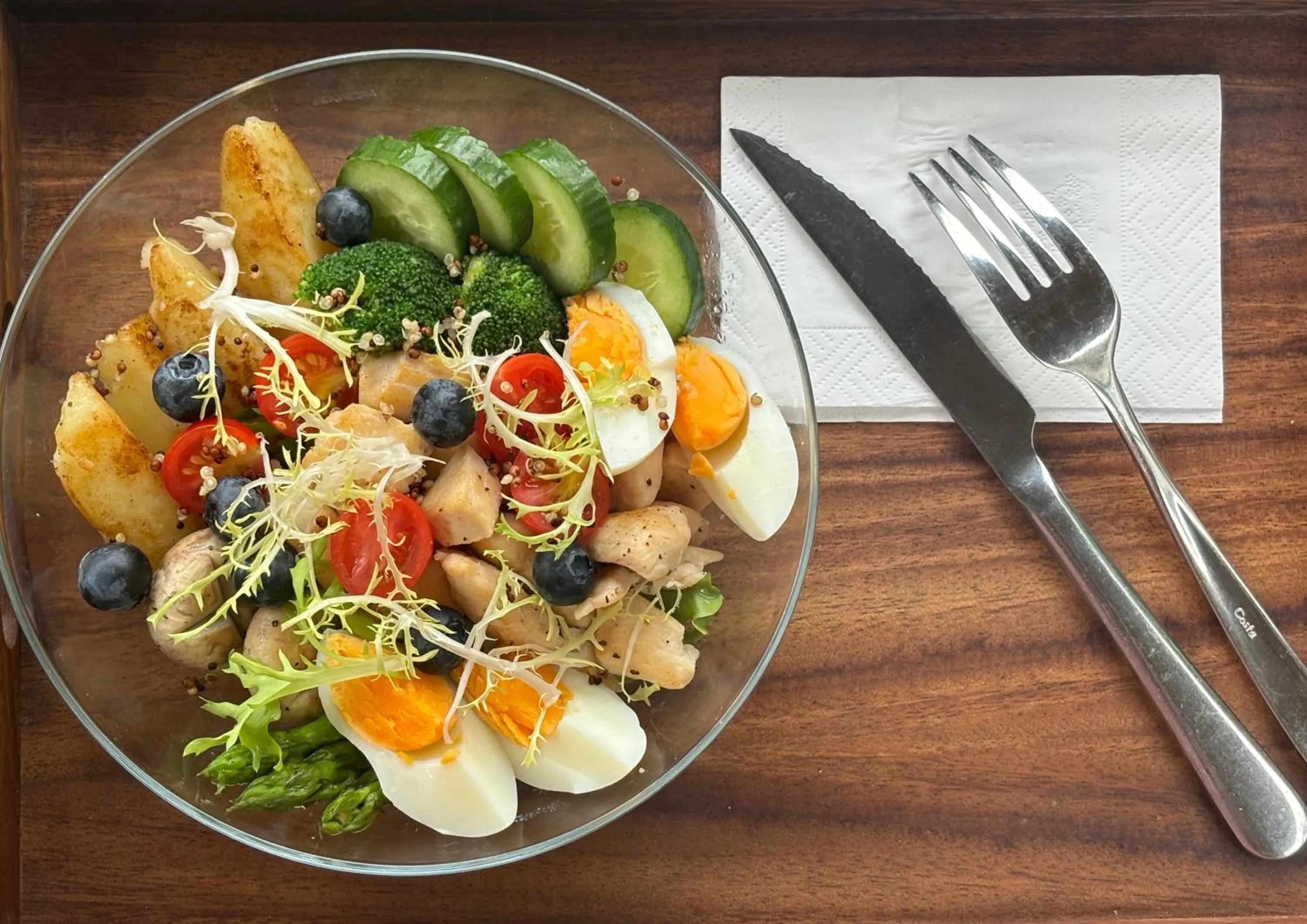 Restaurant/places to eat in He She Courtyard Free pick-up train station stay 3 nights