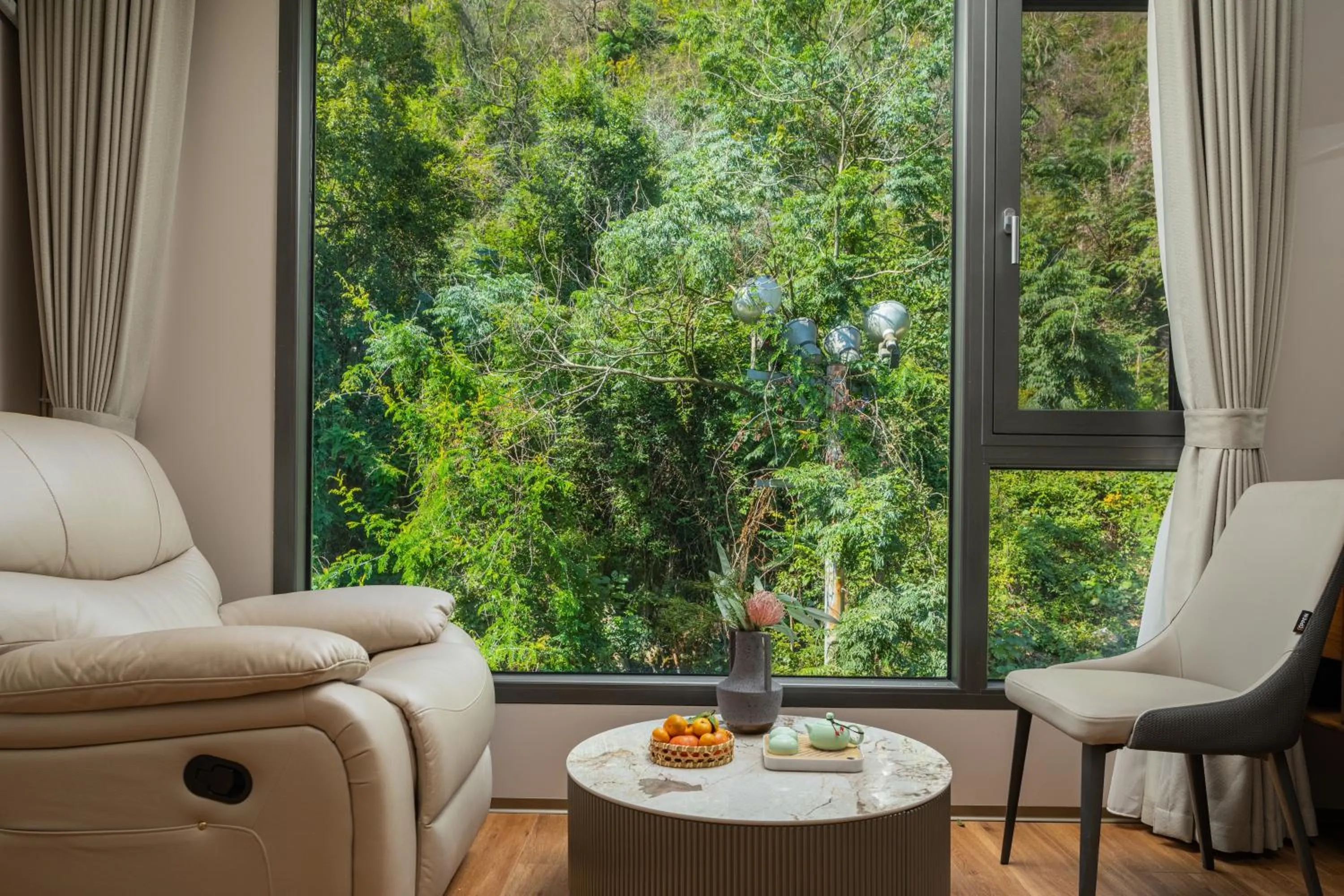 Seating area in He She Courtyard Free pick-up train station stay 3 nights