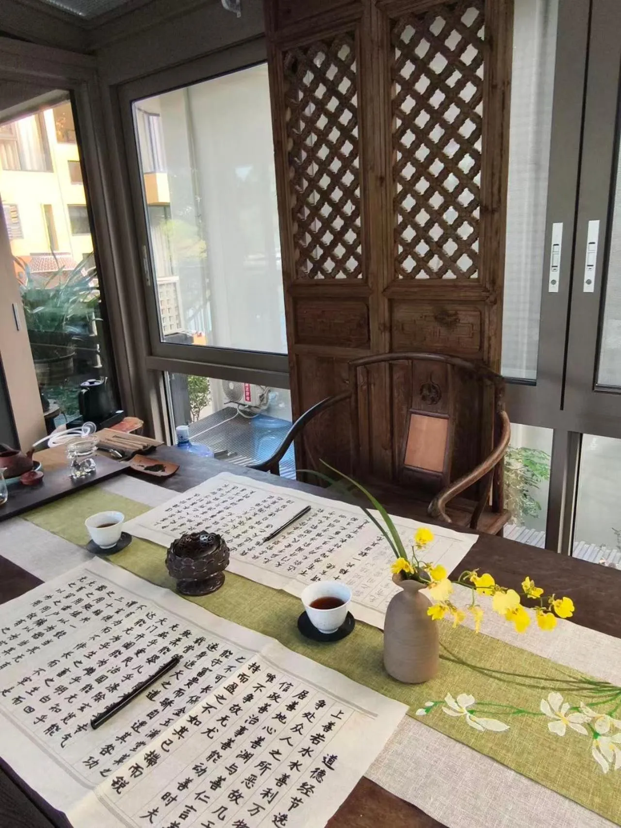 Activities in He She Courtyard Free pick-up train station stay 3 nights