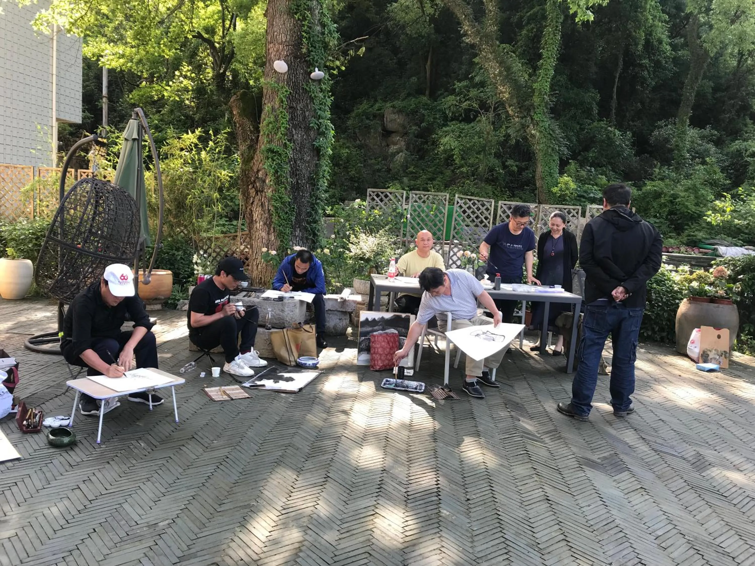 Activities in He She Courtyard Free pick-up train station stay 3 nights