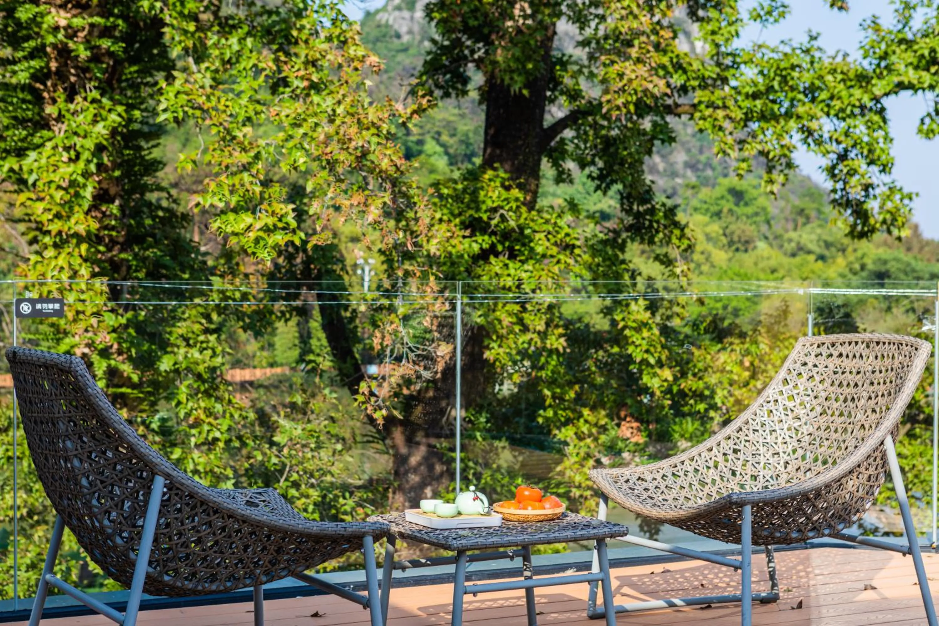 Natural landscape in He She Courtyard Free pick-up train station stay 3 nights