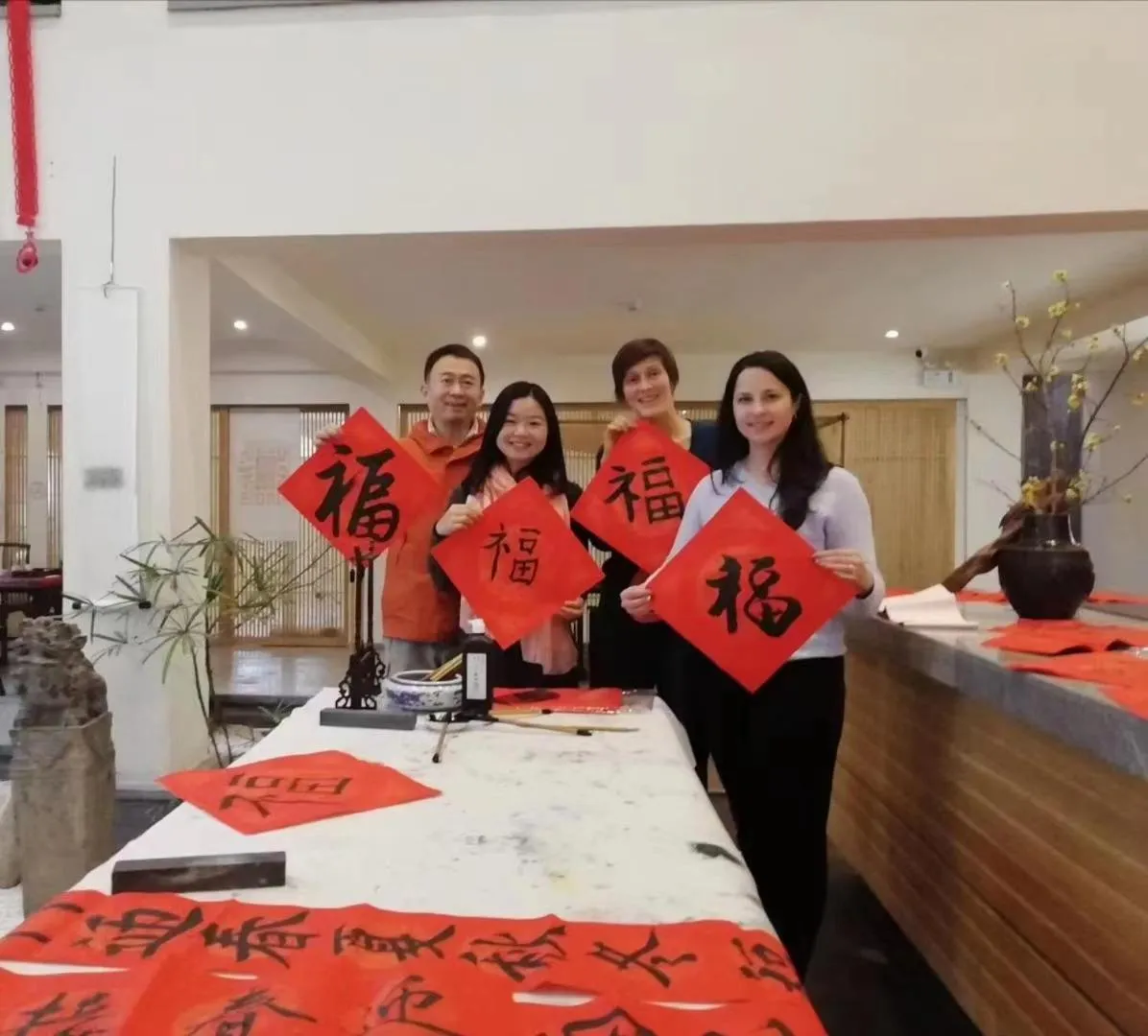 Activities in He She Courtyard Free pick-up train station stay 3 nights
