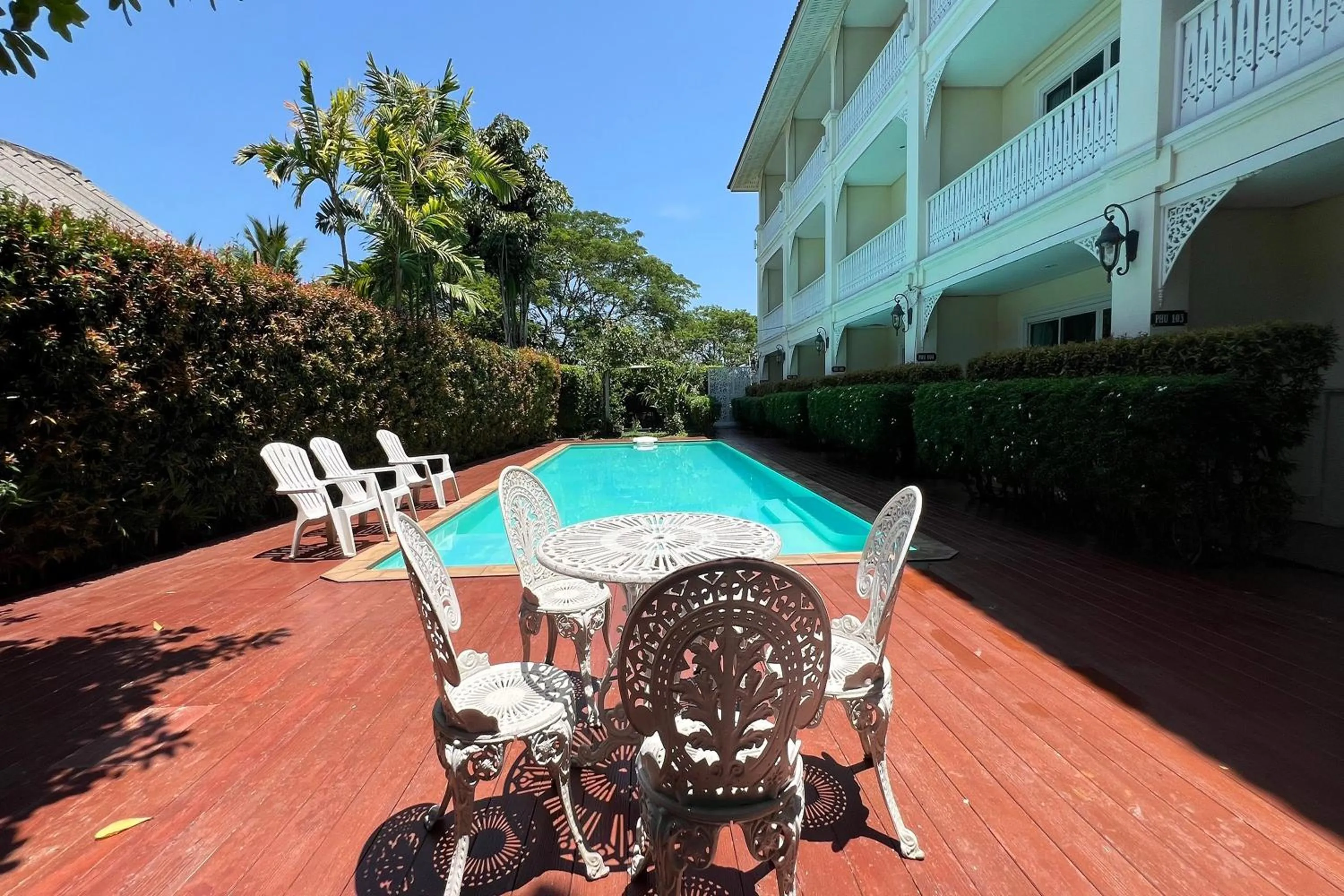 Swimming pool in Phuhunsa Boutique Hotel