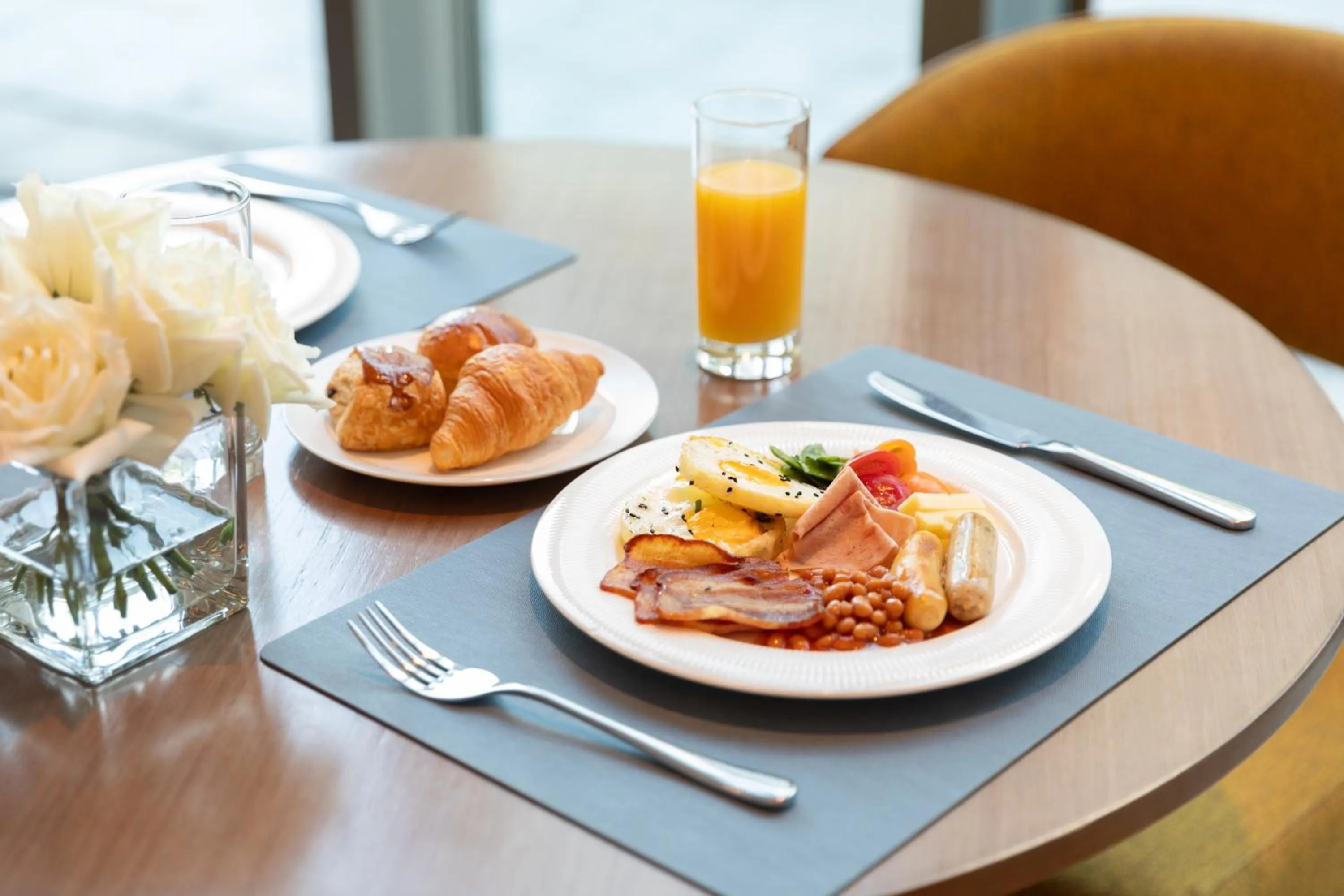 Restaurant/places to eat in Fraser Place Wujiaochang Shanghai - Adjoin business center, free minibar