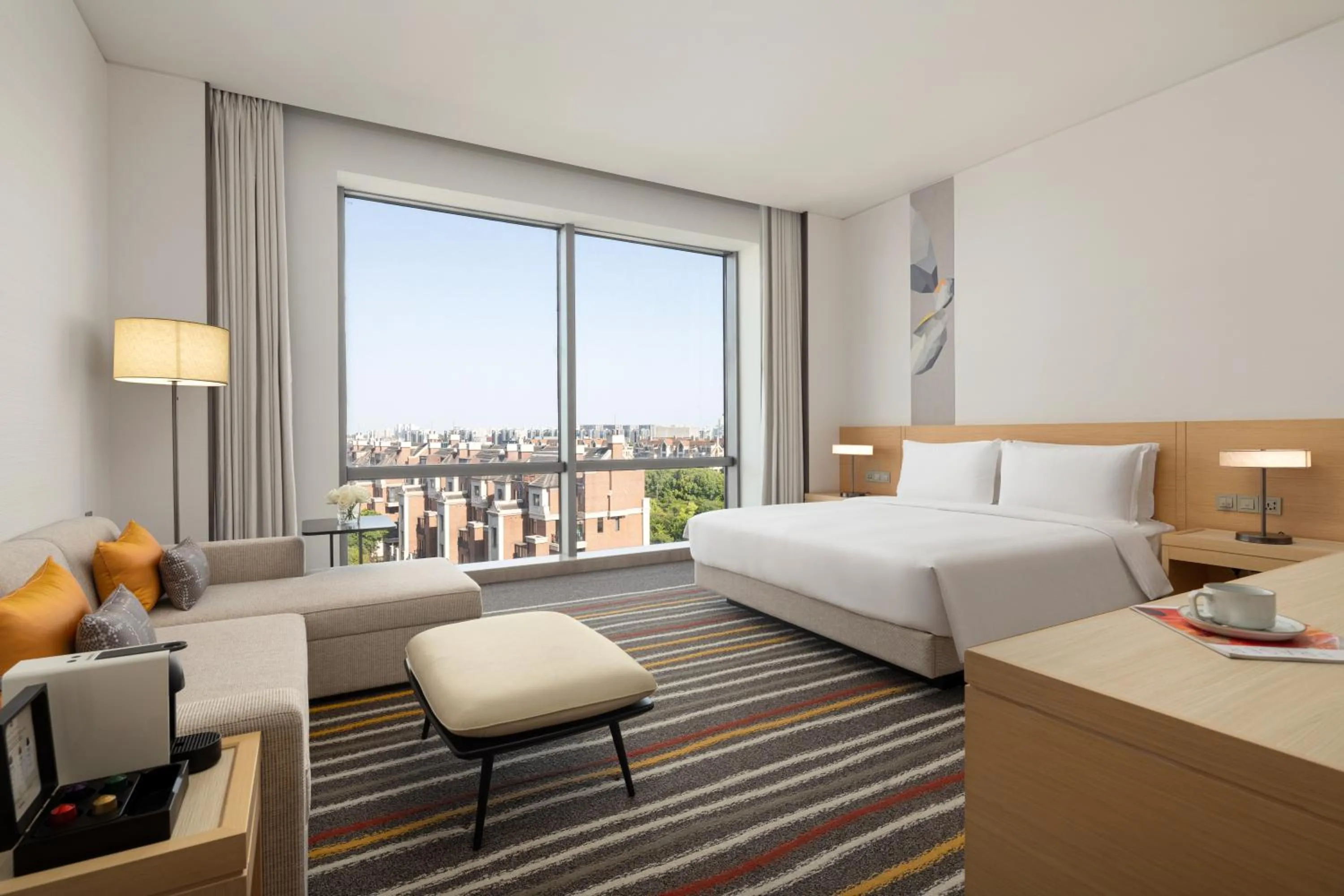 Bedroom, Bed in Fraser Place Wujiaochang Shanghai - Adjoin business center, free minibar