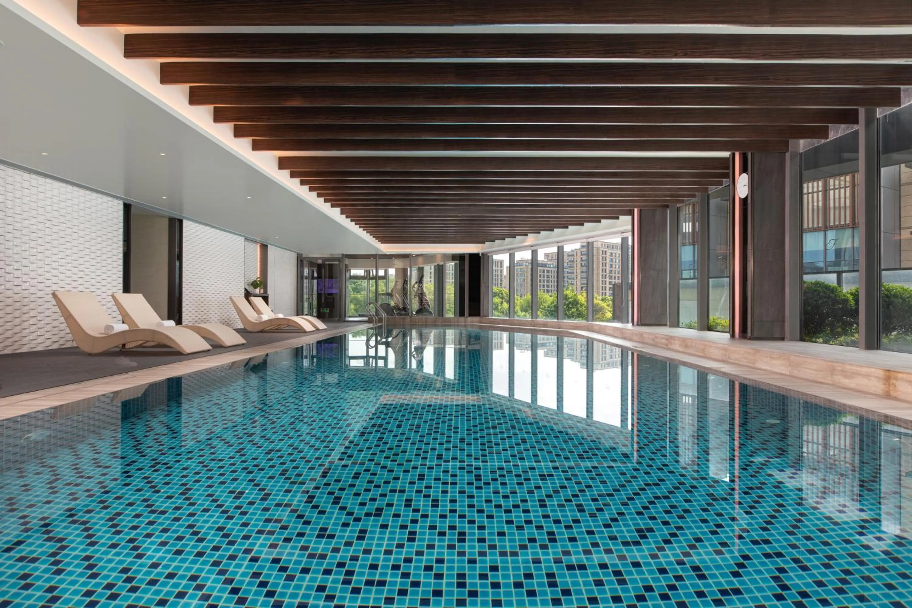 Swimming pool in Fraser Place Wujiaochang Shanghai - Adjoin business center, free minibar