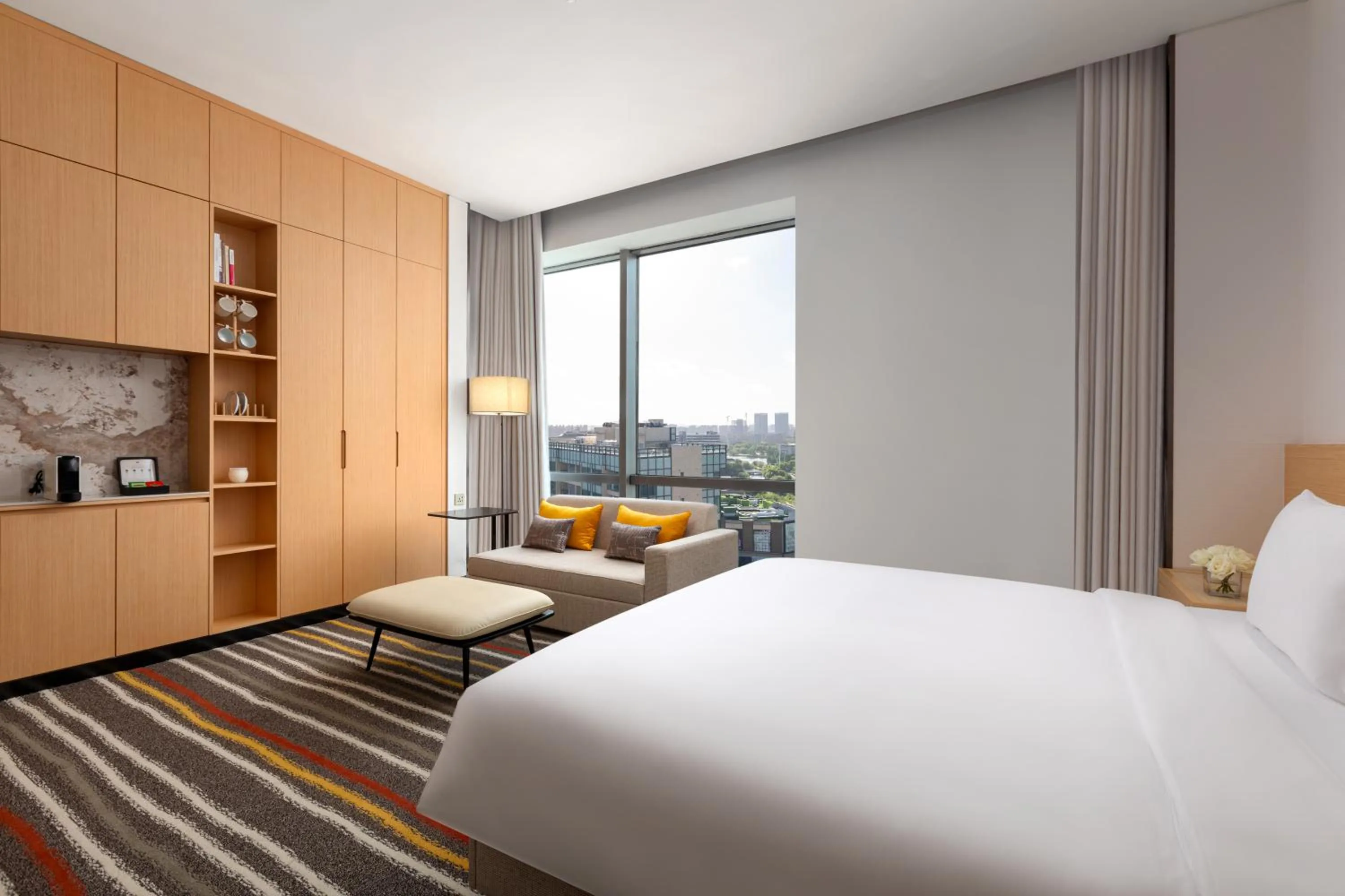 Bed in Fraser Place Wujiaochang Shanghai - Adjoin business center, free minibar