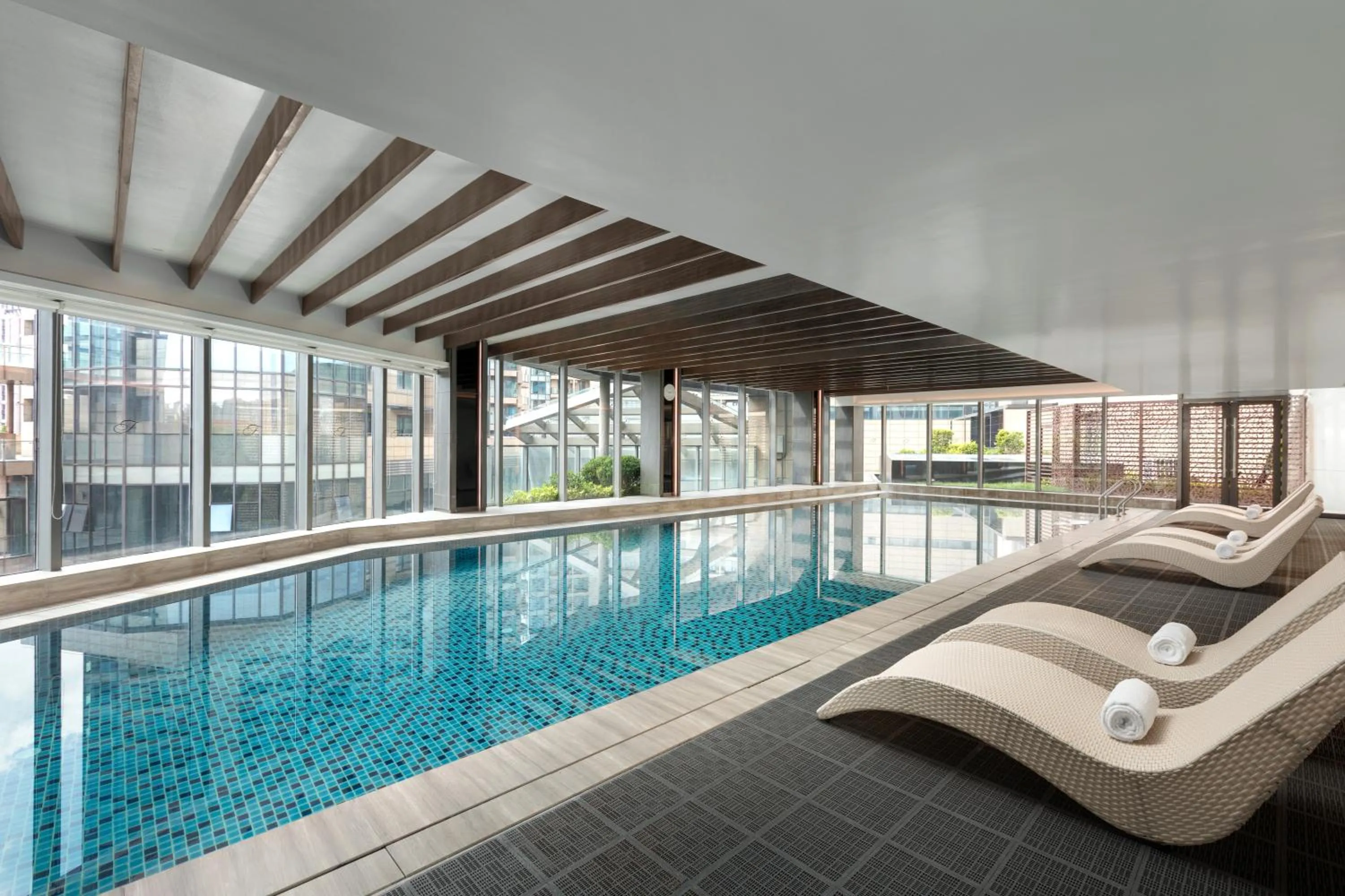 Swimming pool in Fraser Place Wujiaochang Shanghai - Adjoin business center, free minibar