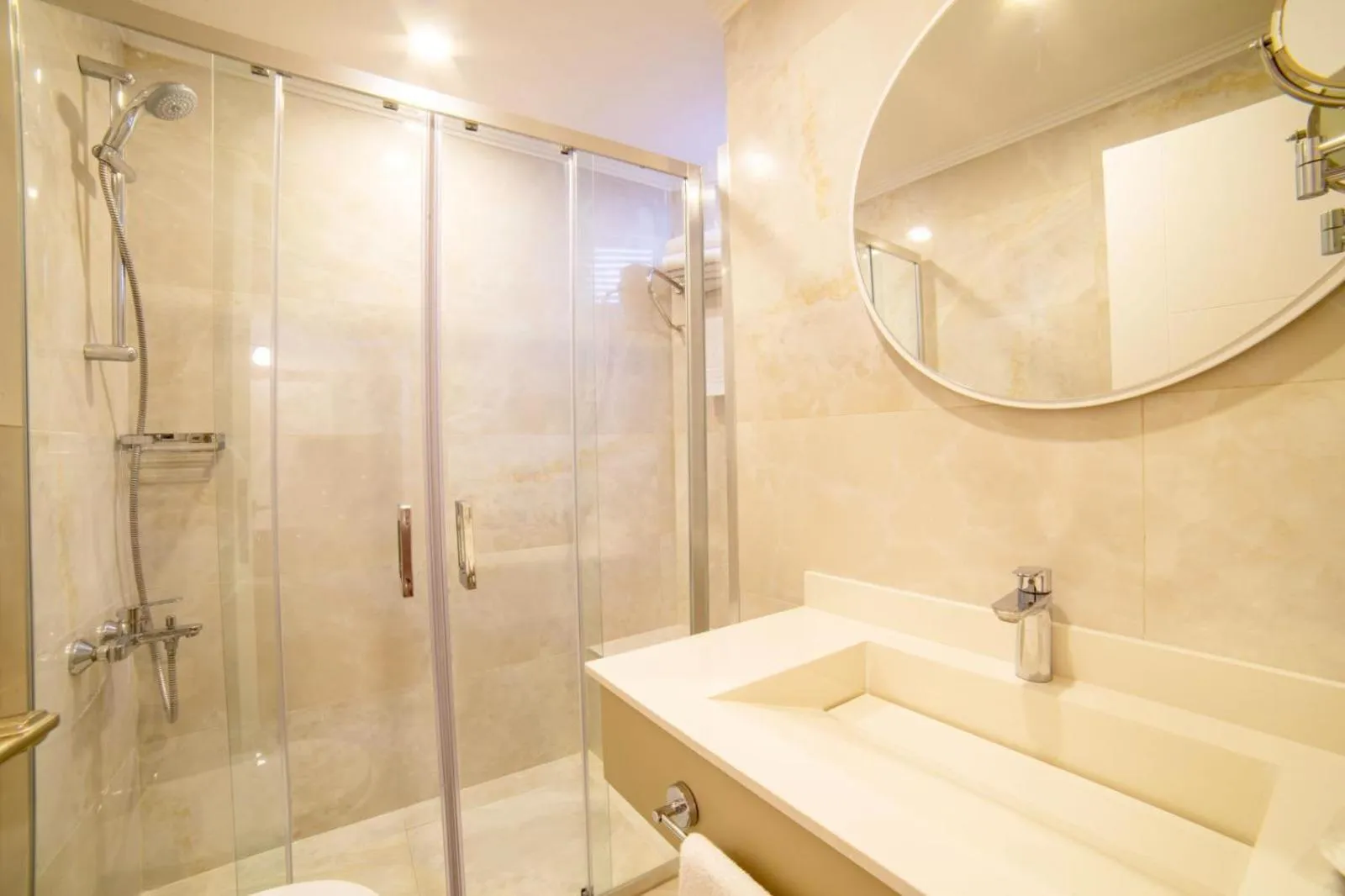 Shower in Avşar Boutique Hotel