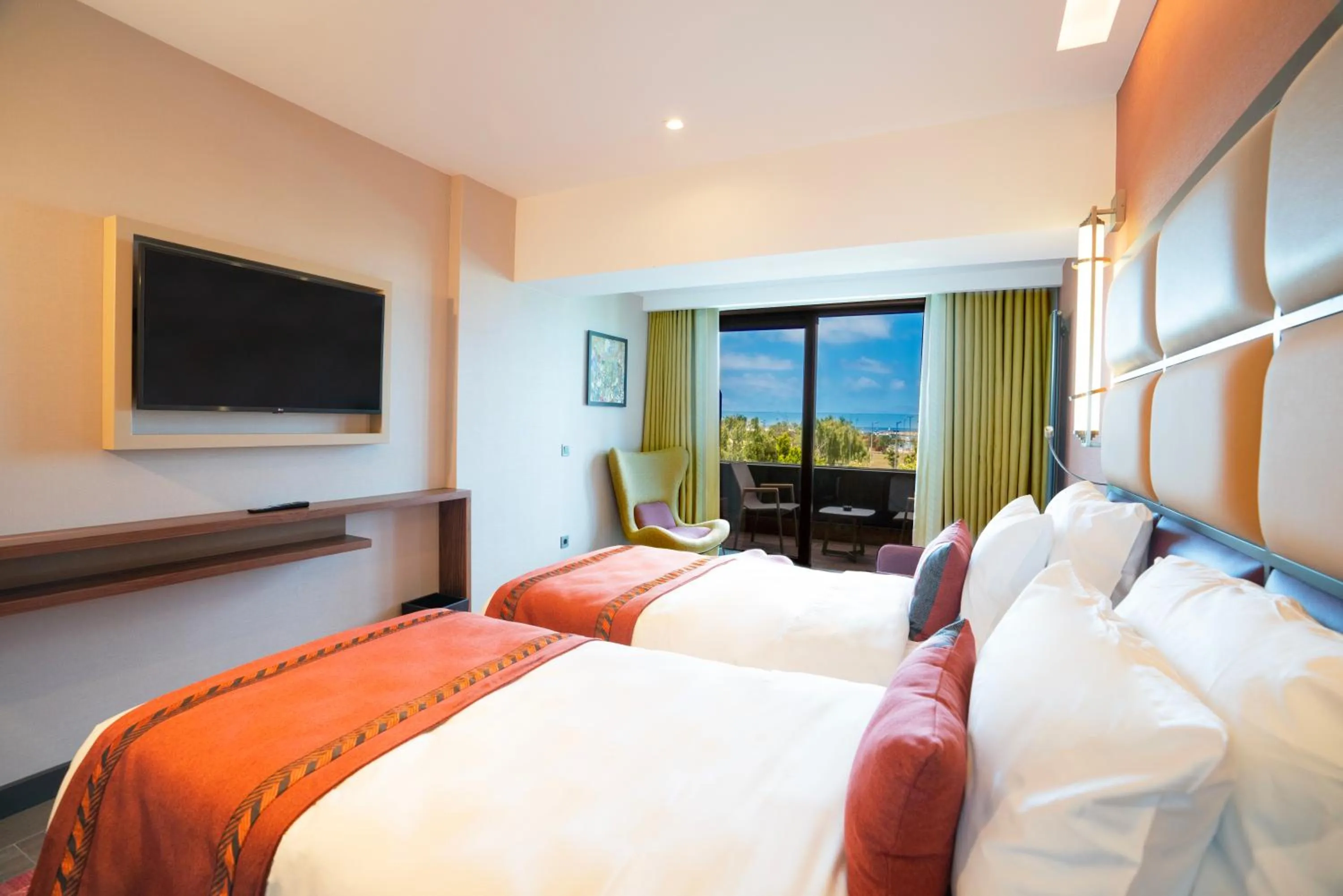 Photo of the whole room, Bed in Sile Gonen Hotel