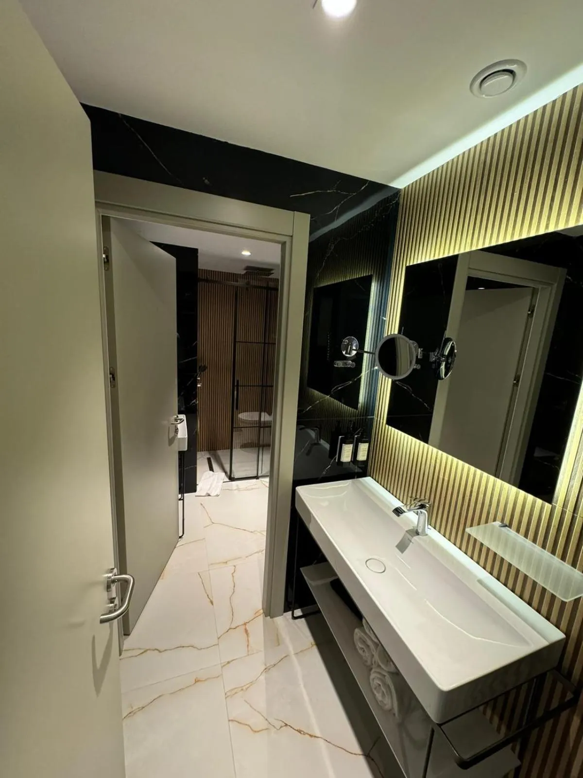 Bathroom, Bed in Sile Gonen Hotel