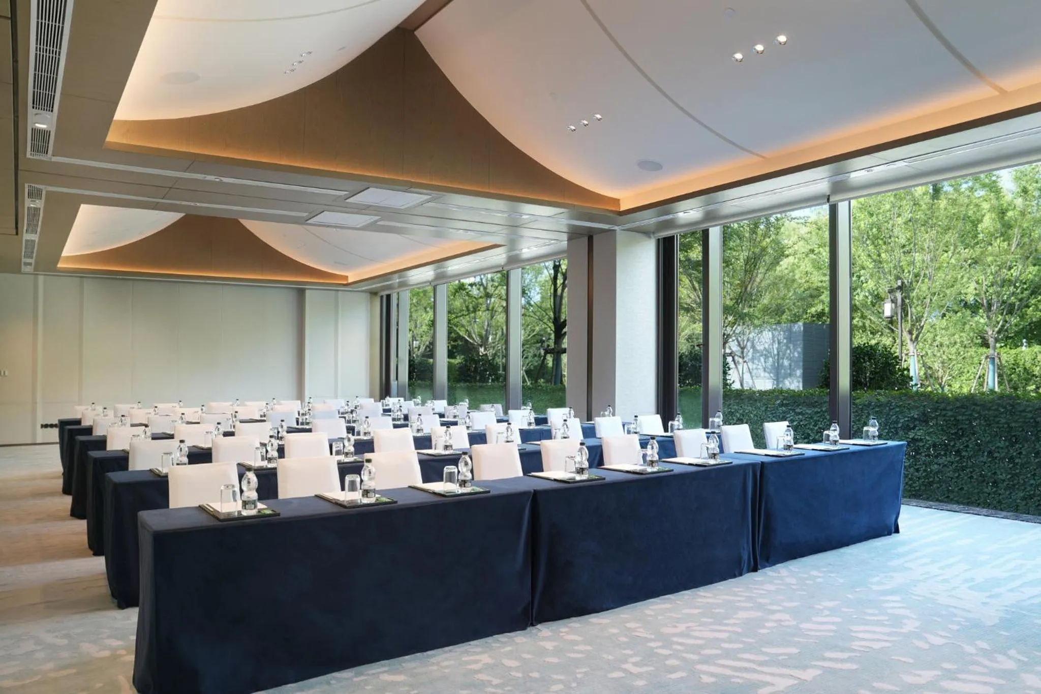 Restaurant/places to eat in Intercontinetal Xiangyang