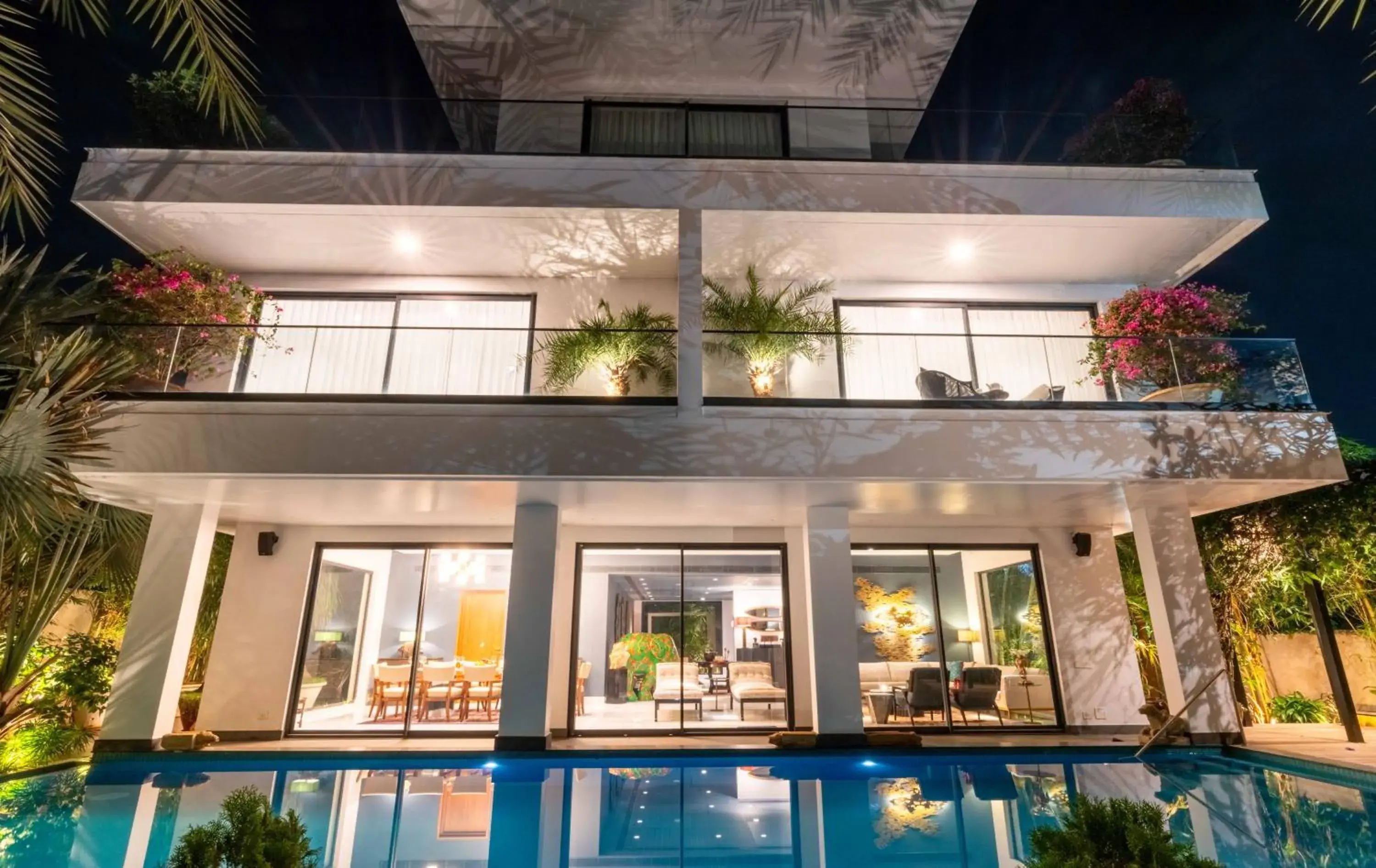 Property building in Amorzito by Solitaire Stays Property building in Amorzito by Solitaire Stays