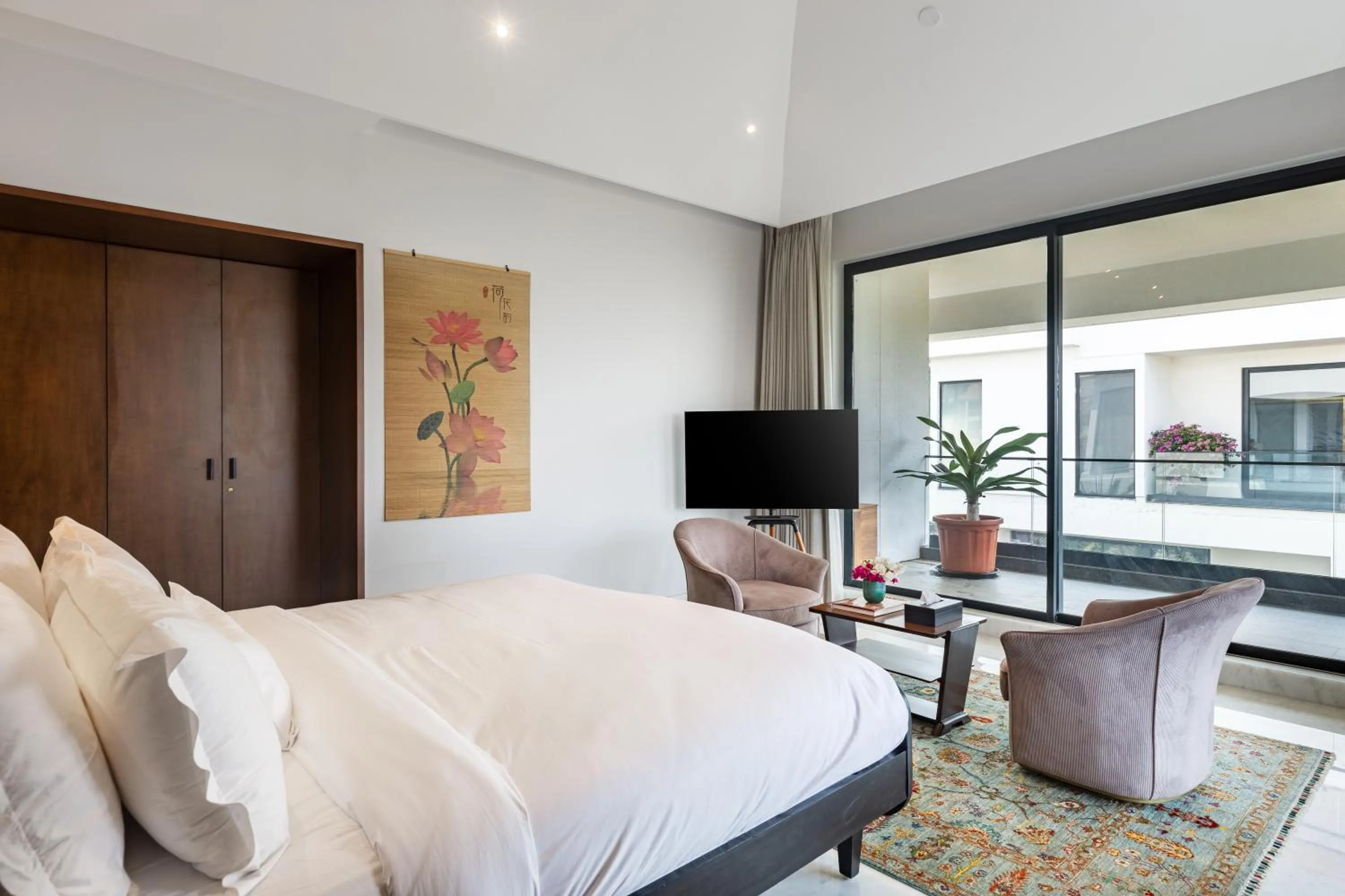 Bed in Amorzito by Solitaire Stays